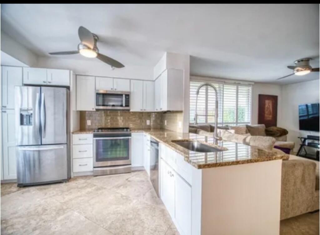 123 Yacht Club, Hypoluxo FL 33462