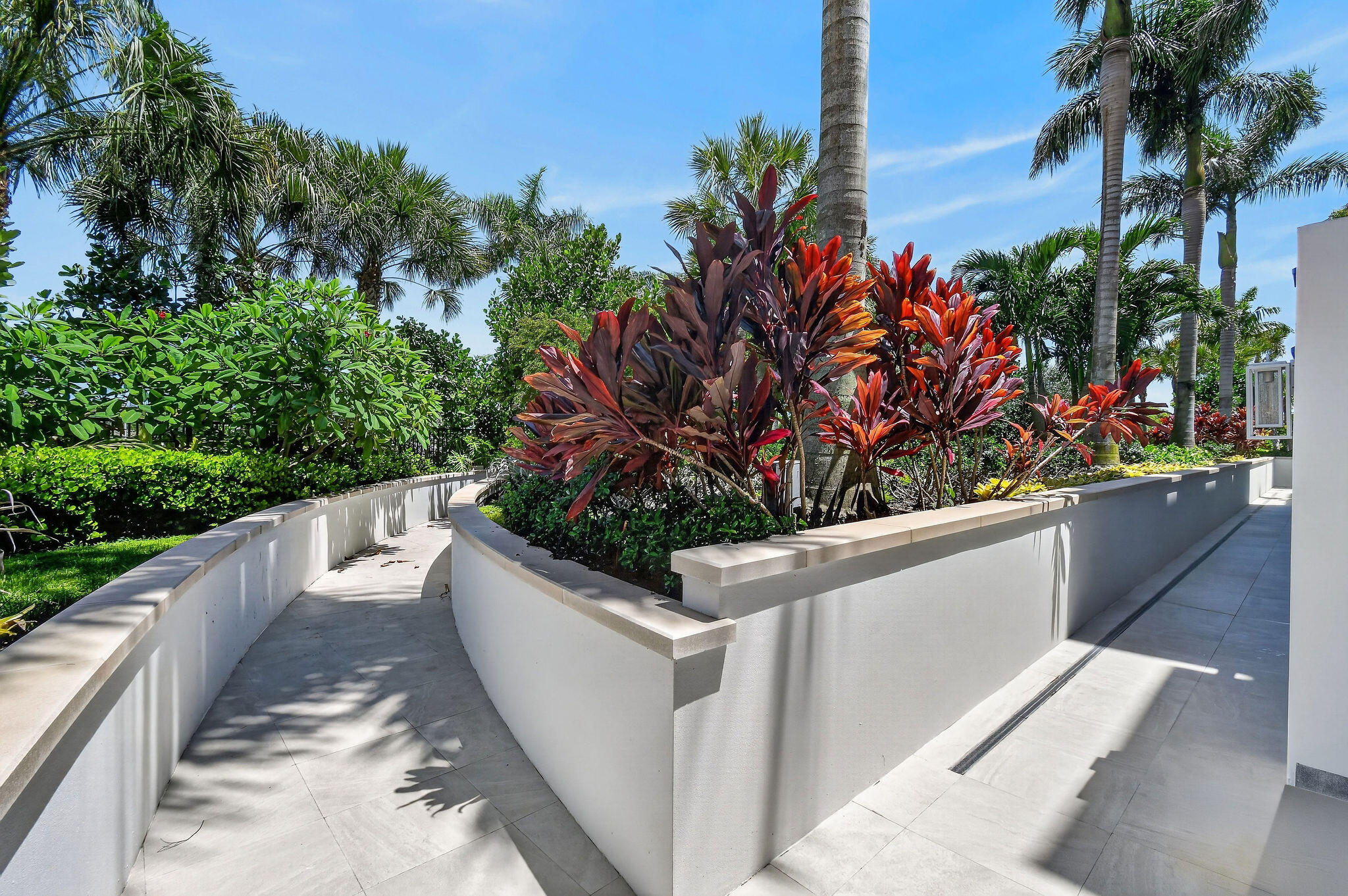 1 S COASTAL #202, Jupiter FL 33477