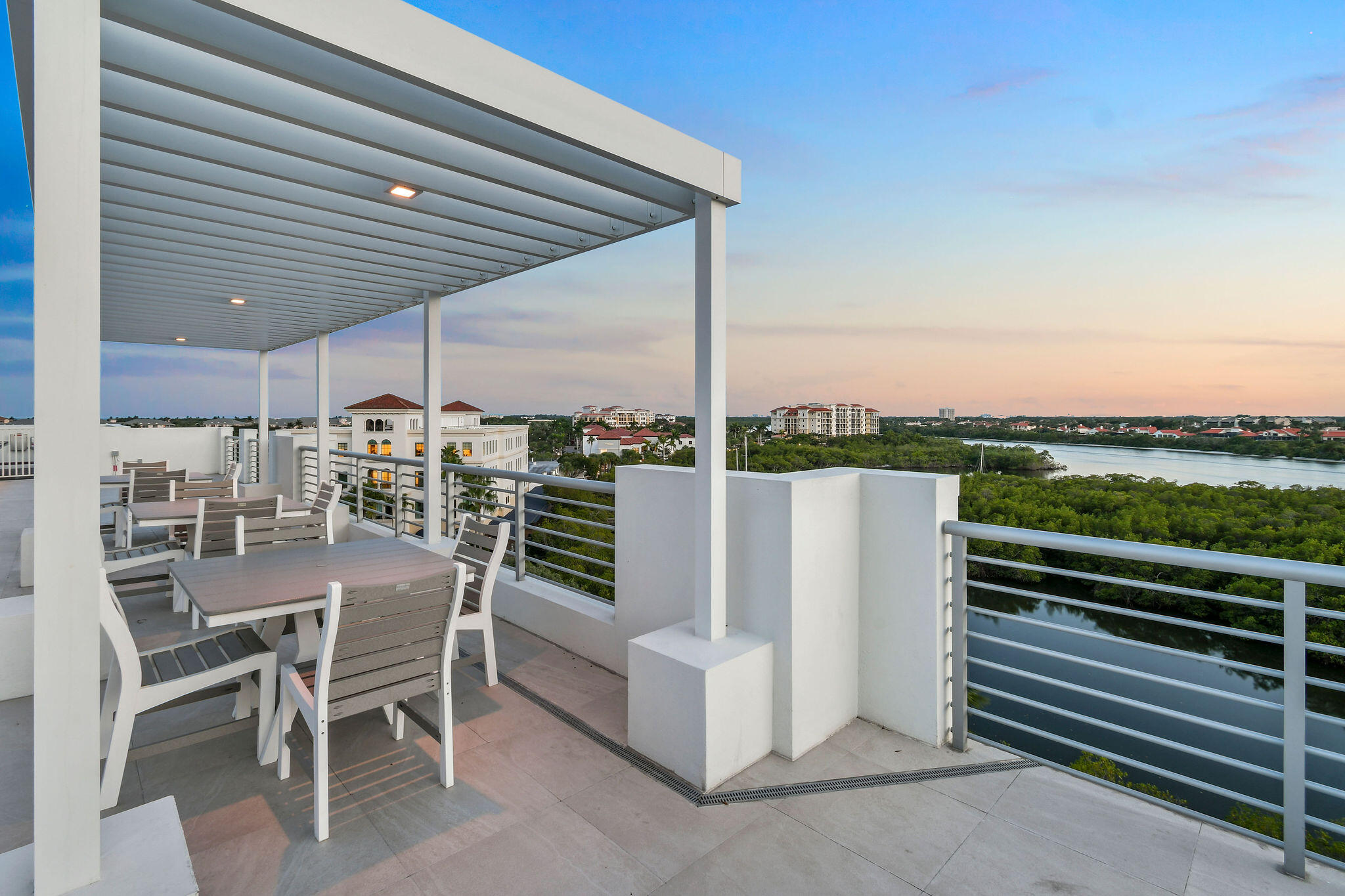 1 S COASTAL #202, Jupiter FL 33477