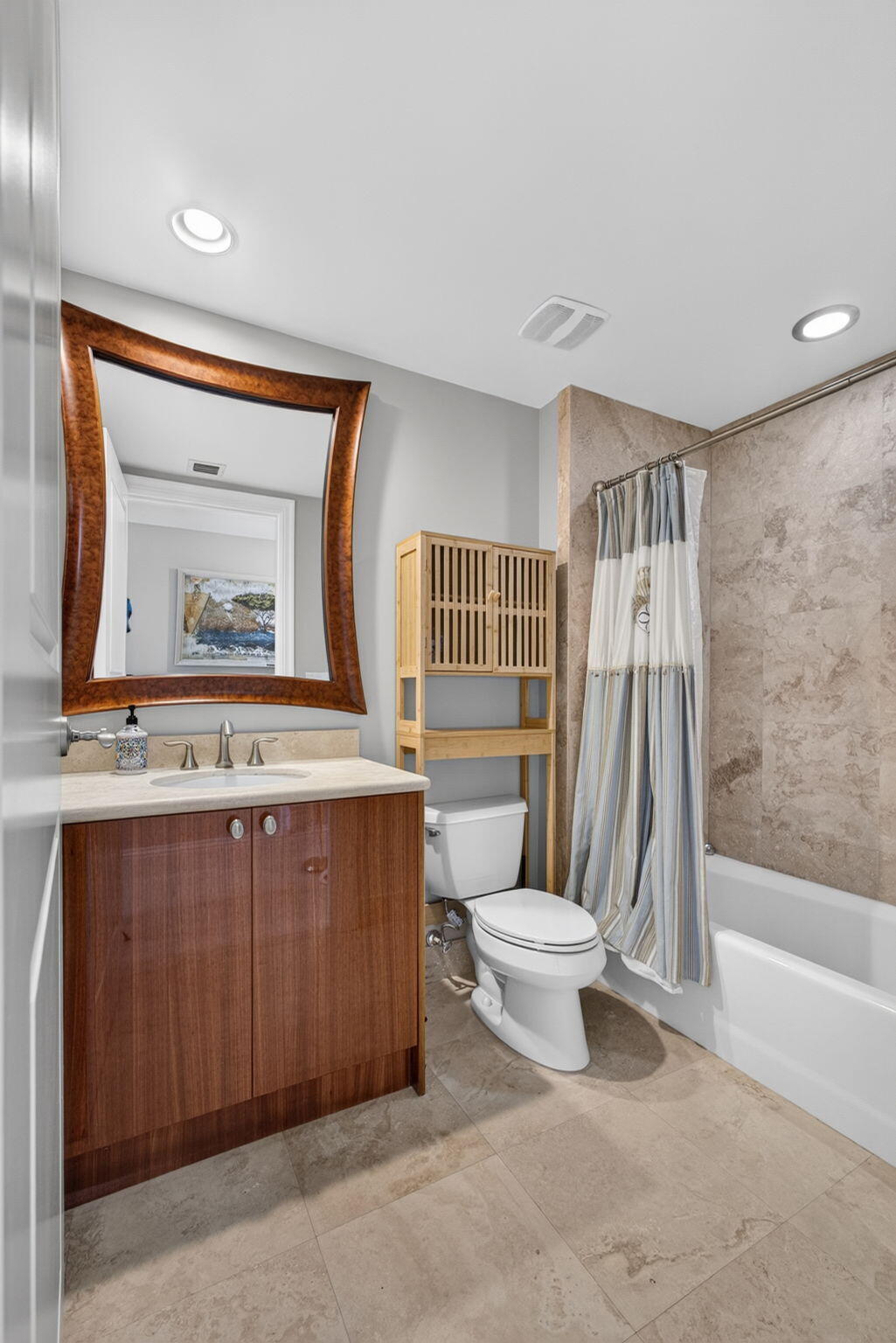 2700 N Ocean #905B, Riviera Beach FL 33404