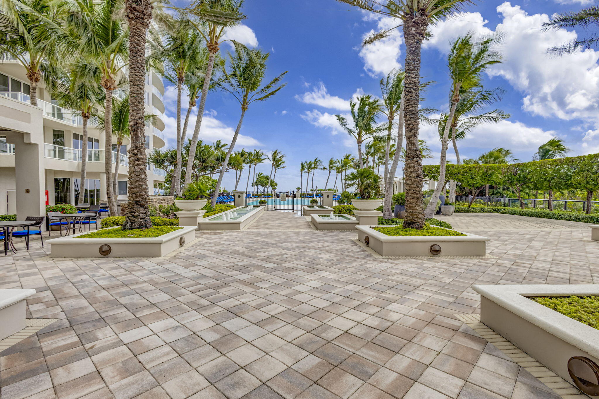 2700 N Ocean #905B, Riviera Beach FL 33404