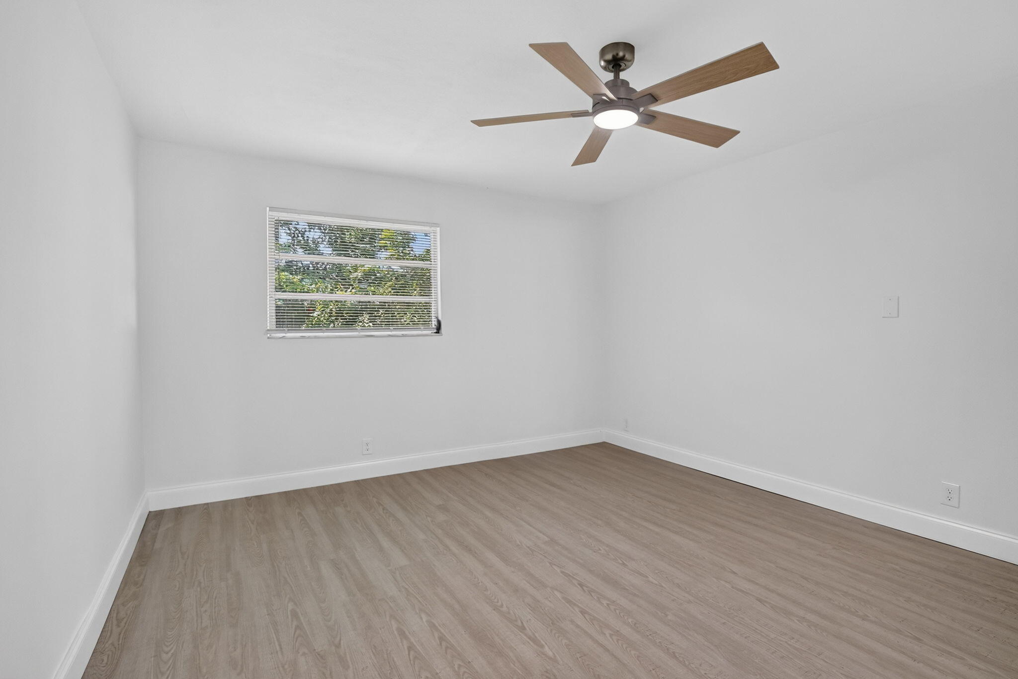 3390 NW 42nd, Lauderdale Lakes FL 33309