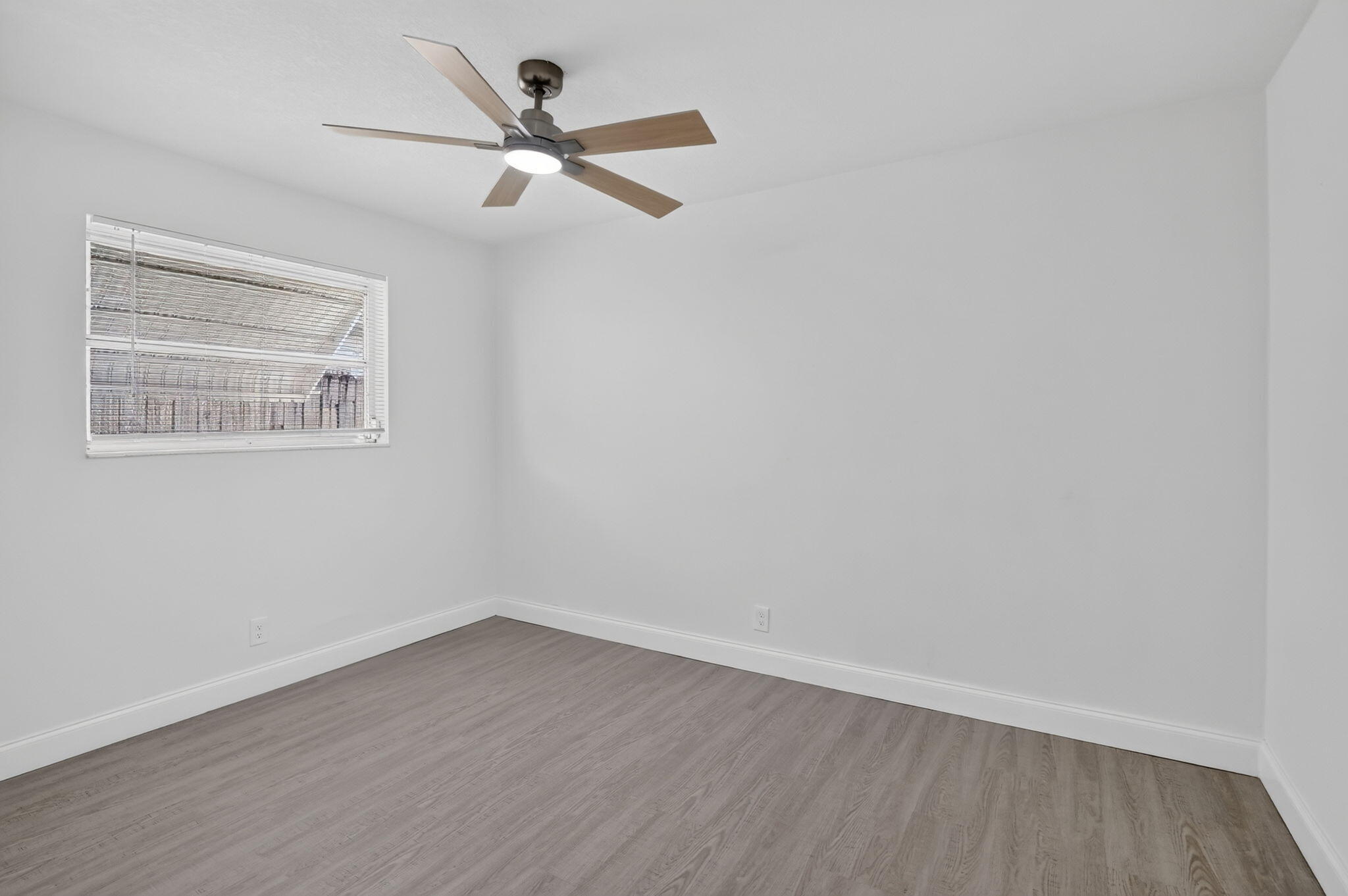3390 NW 42nd, Lauderdale Lakes FL 33309
