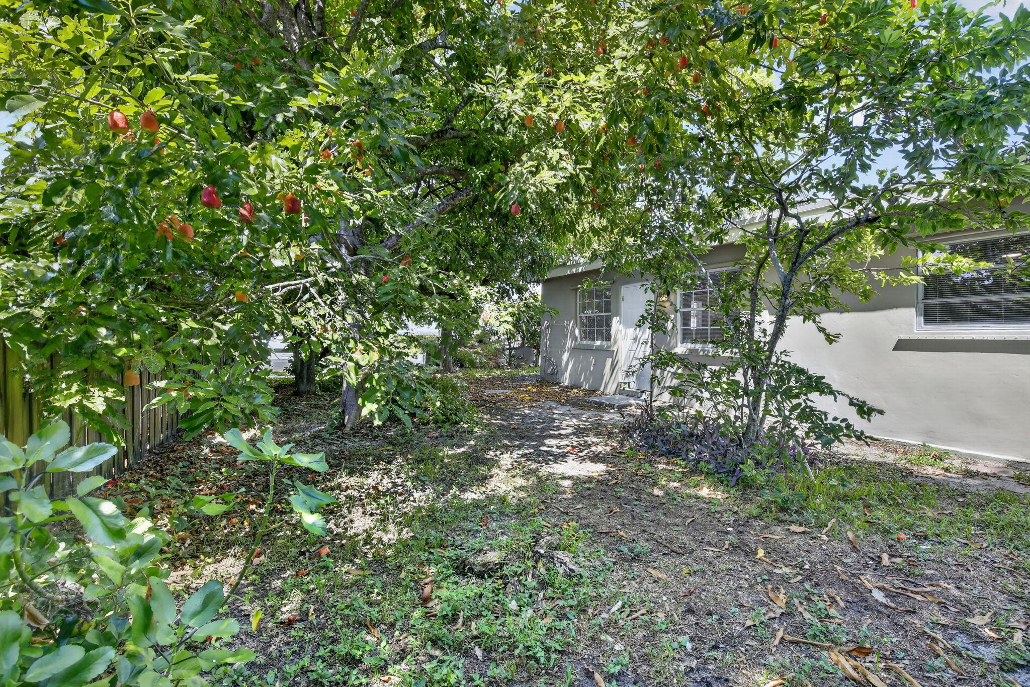 3390 NW 42nd, Lauderdale Lakes FL 33309