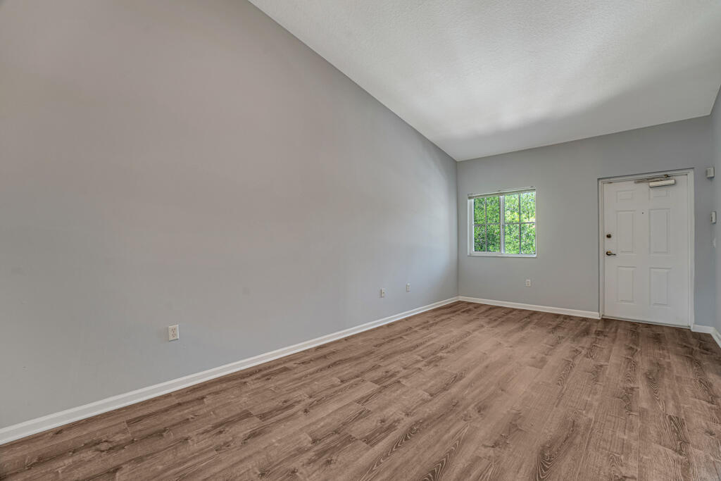 3810 N JOG #204, West Palm Beach FL 33411