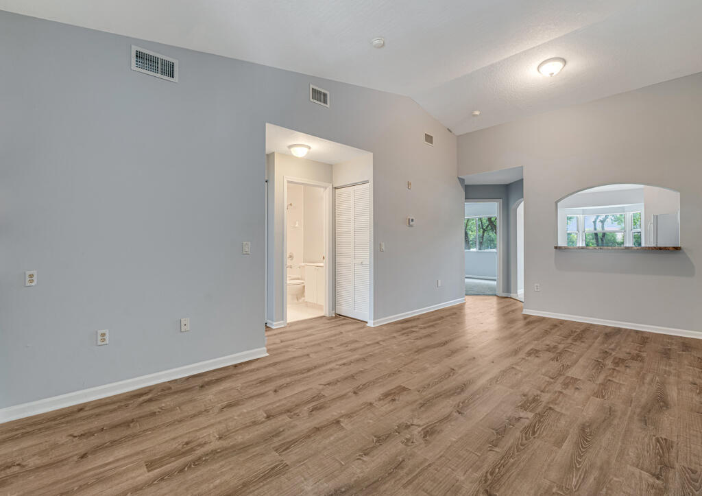 3810 N JOG #204, West Palm Beach FL 33411