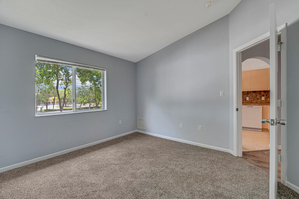3810 N JOG #204, West Palm Beach FL 33411