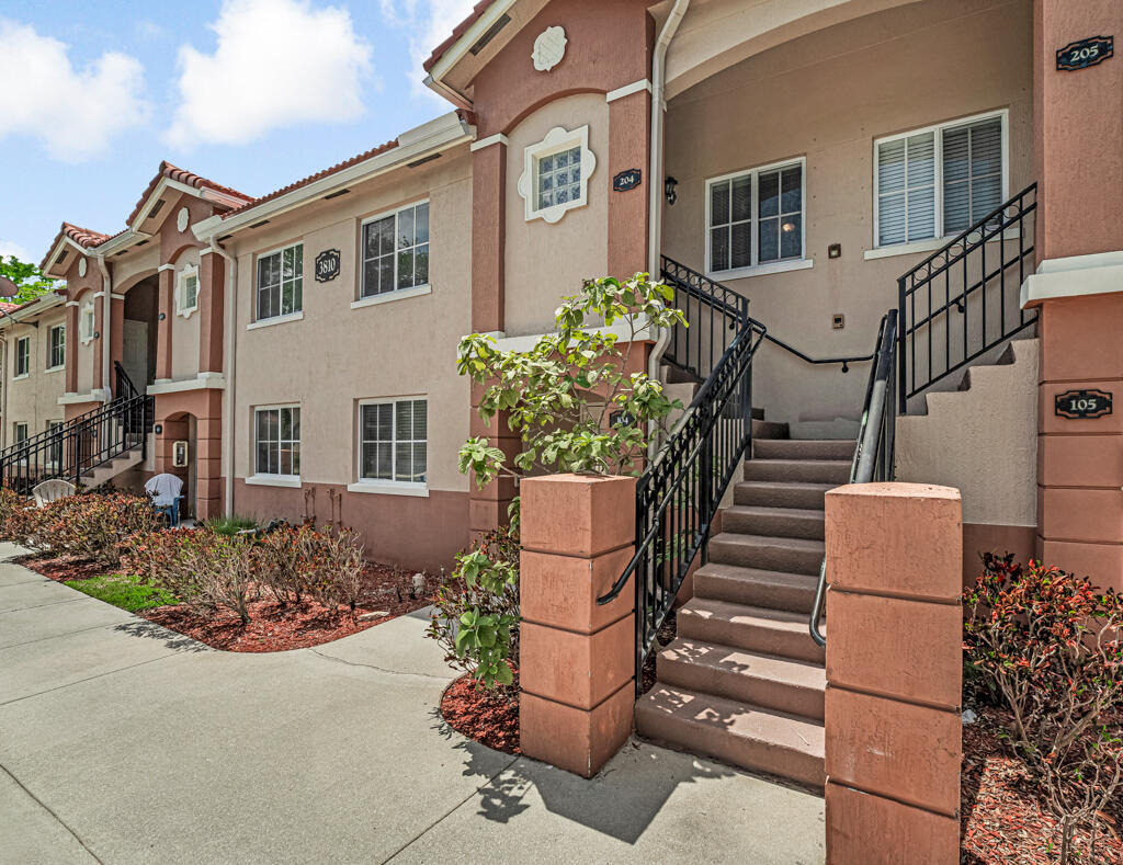 3810 N JOG #204, West Palm Beach FL 33411
