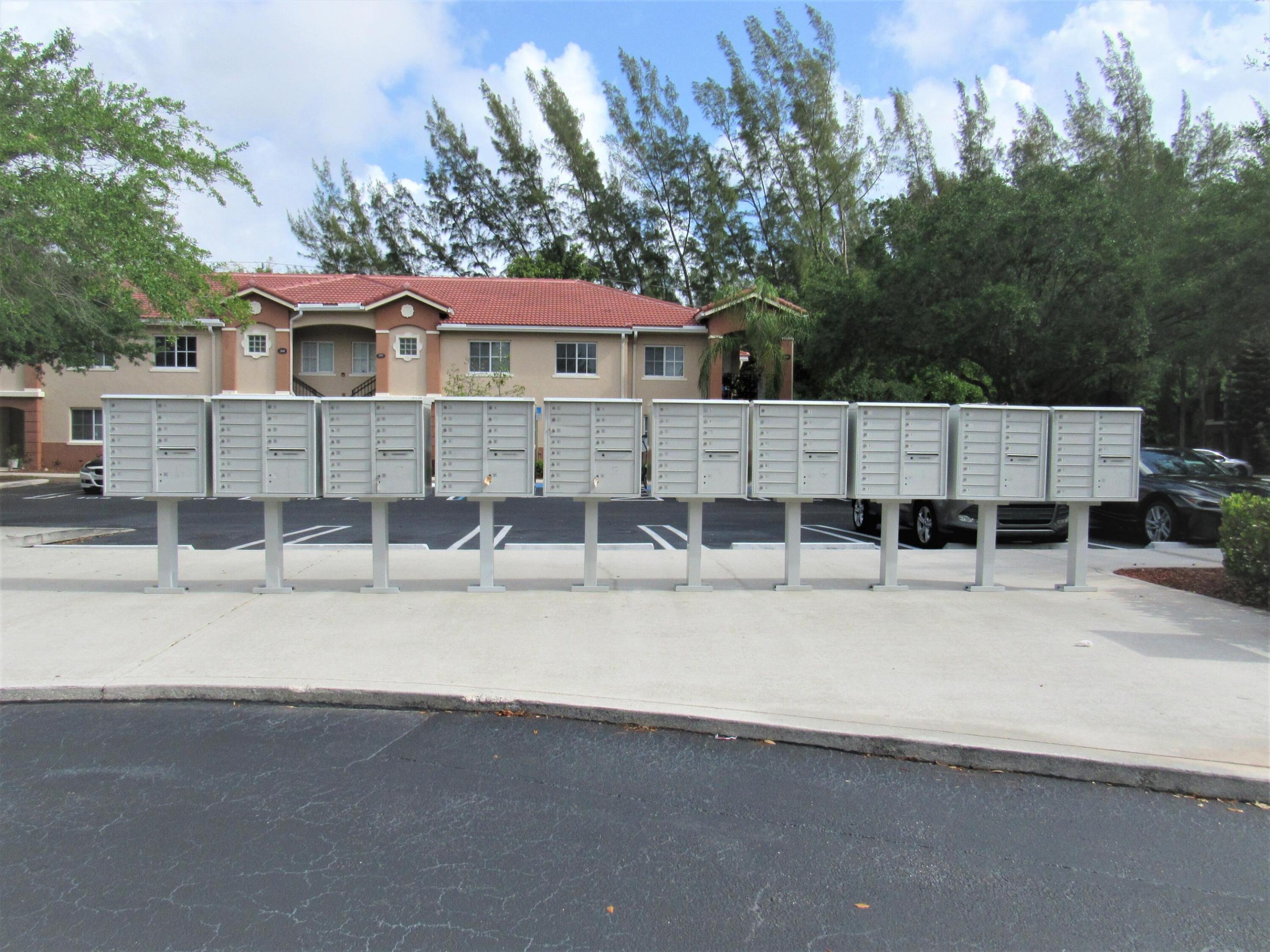 3810 N JOG #204, West Palm Beach FL 33411