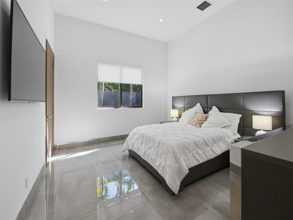 2213 NE 37TH, Fort Lauderdale FL 33308