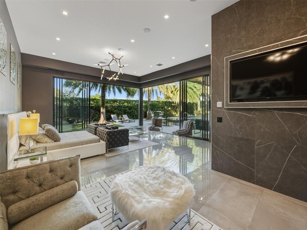 2213 NE 37TH, Fort Lauderdale FL 33308