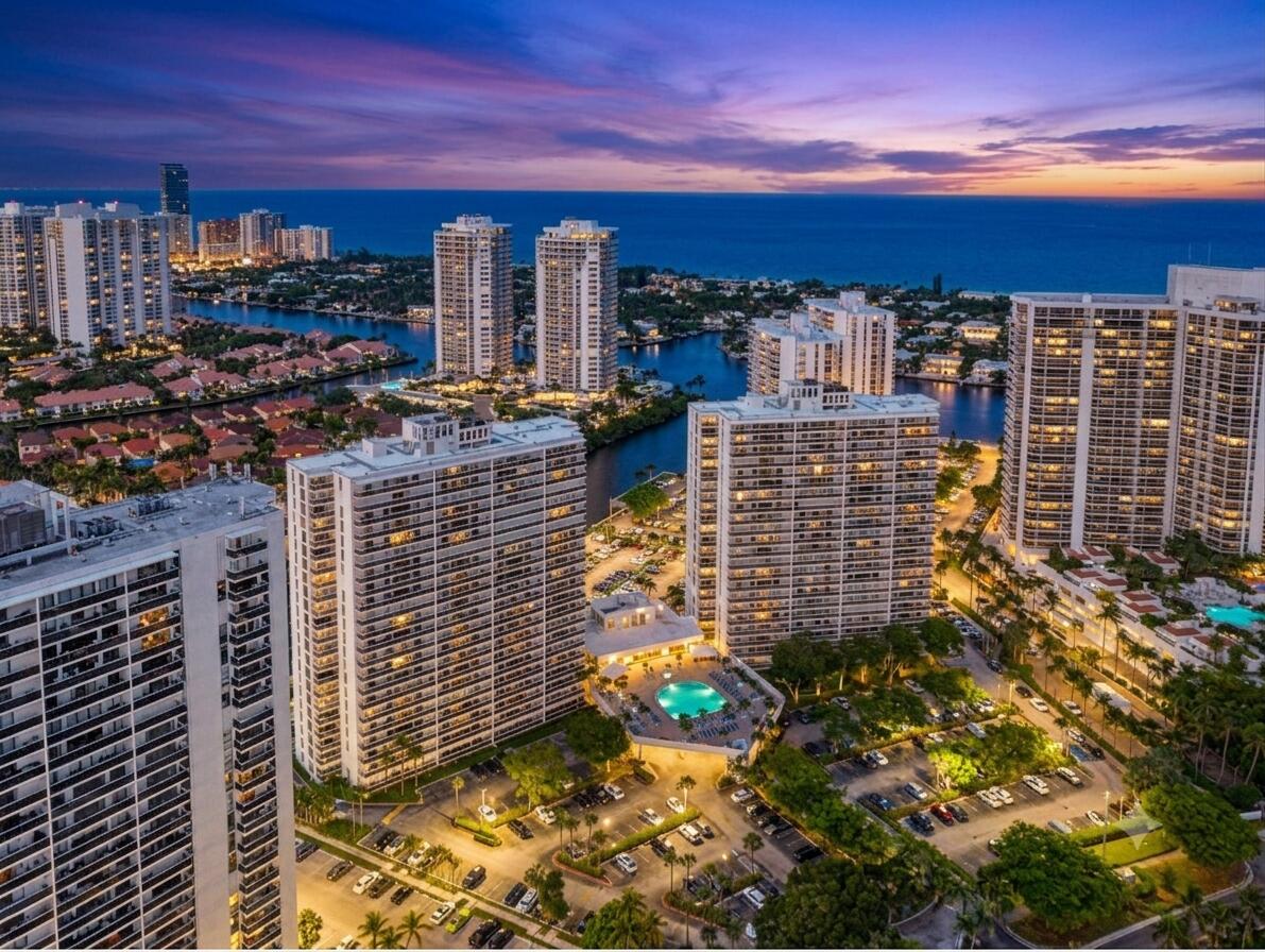 3701 N COUNTRY CLUB #404, Aventura FL 33180