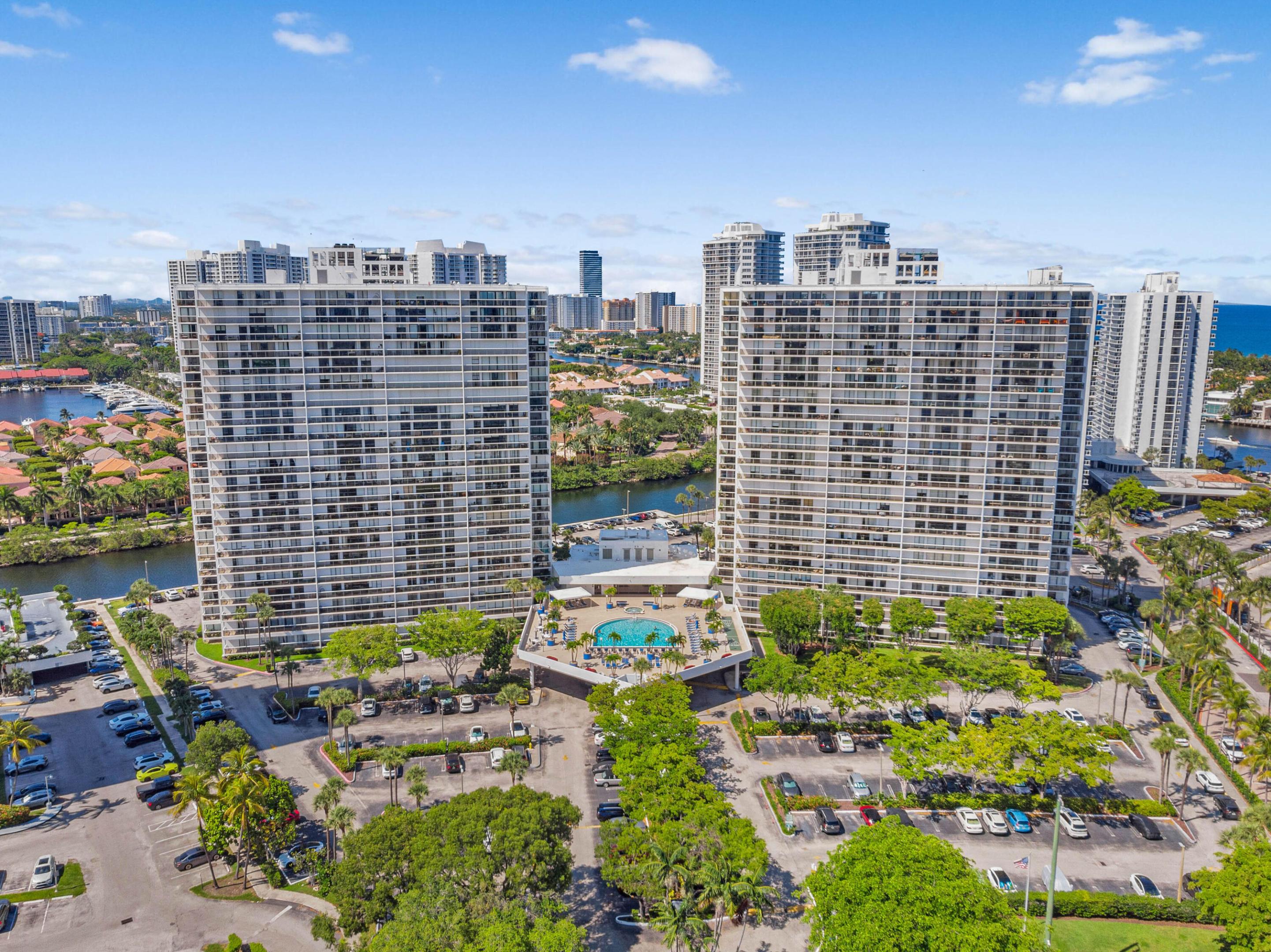 3701 N COUNTRY CLUB #404, Aventura FL 33180
