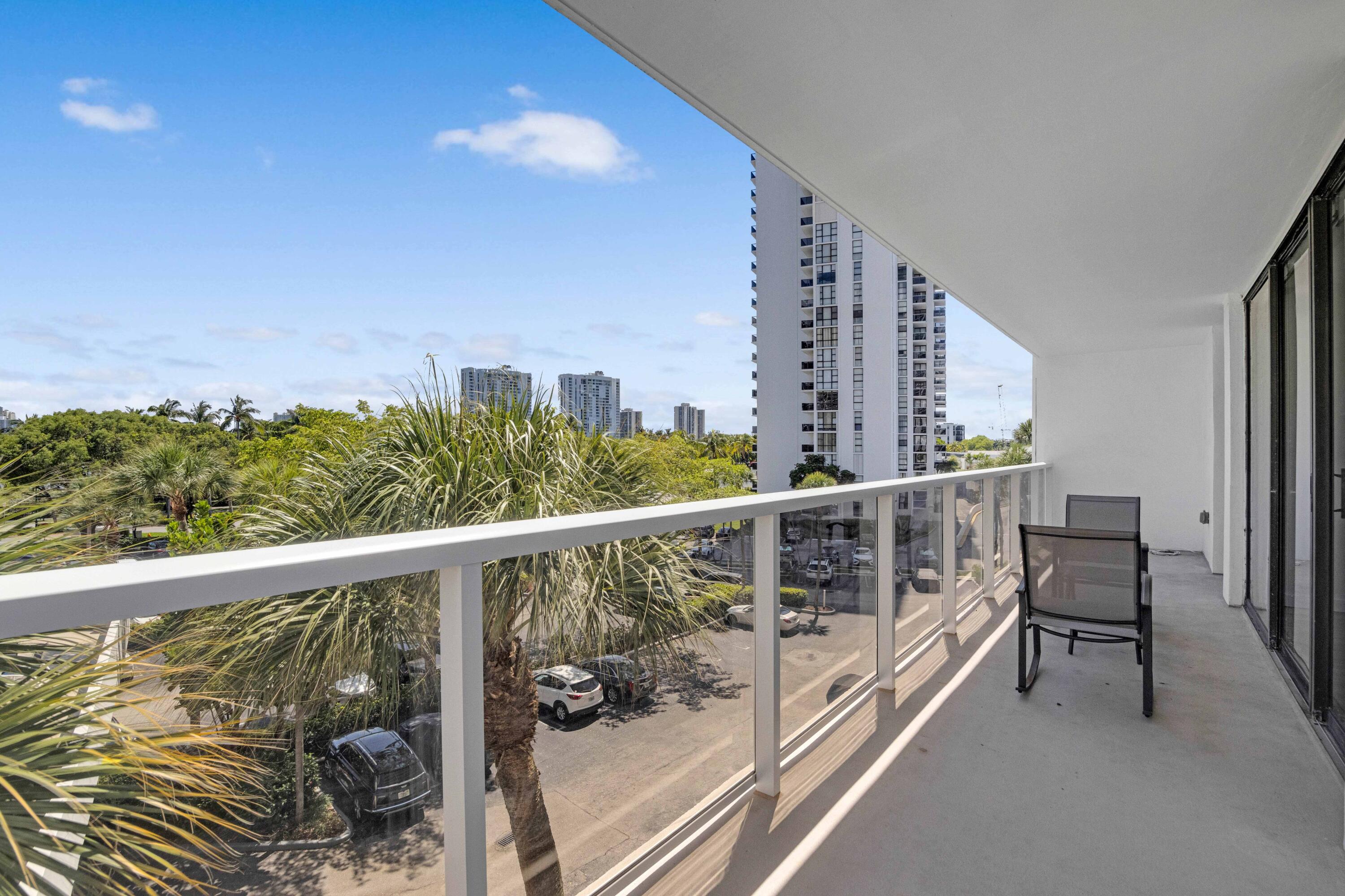 3701 N COUNTRY CLUB #404, Aventura FL 33180