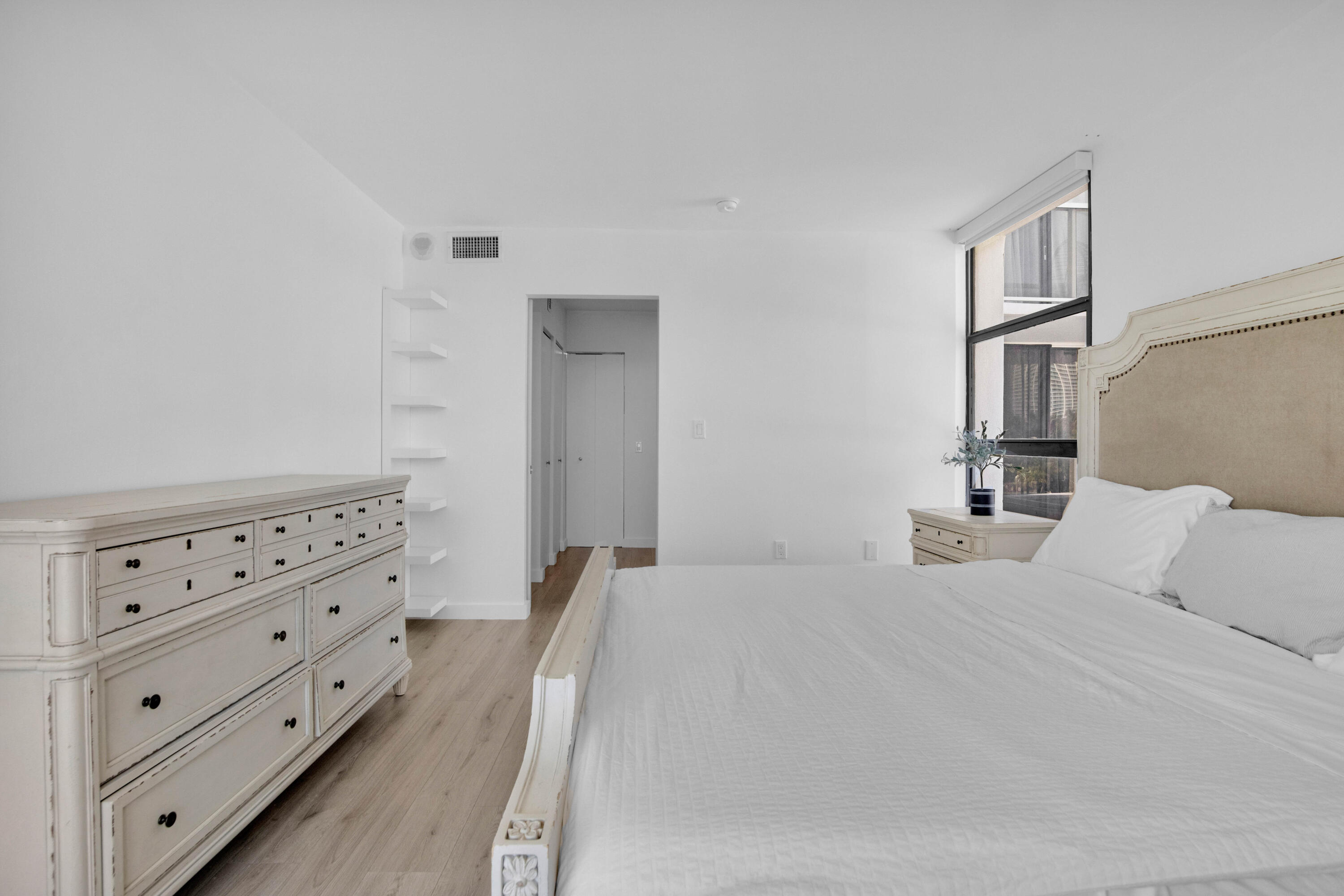 3701 N COUNTRY CLUB #404, Aventura FL 33180