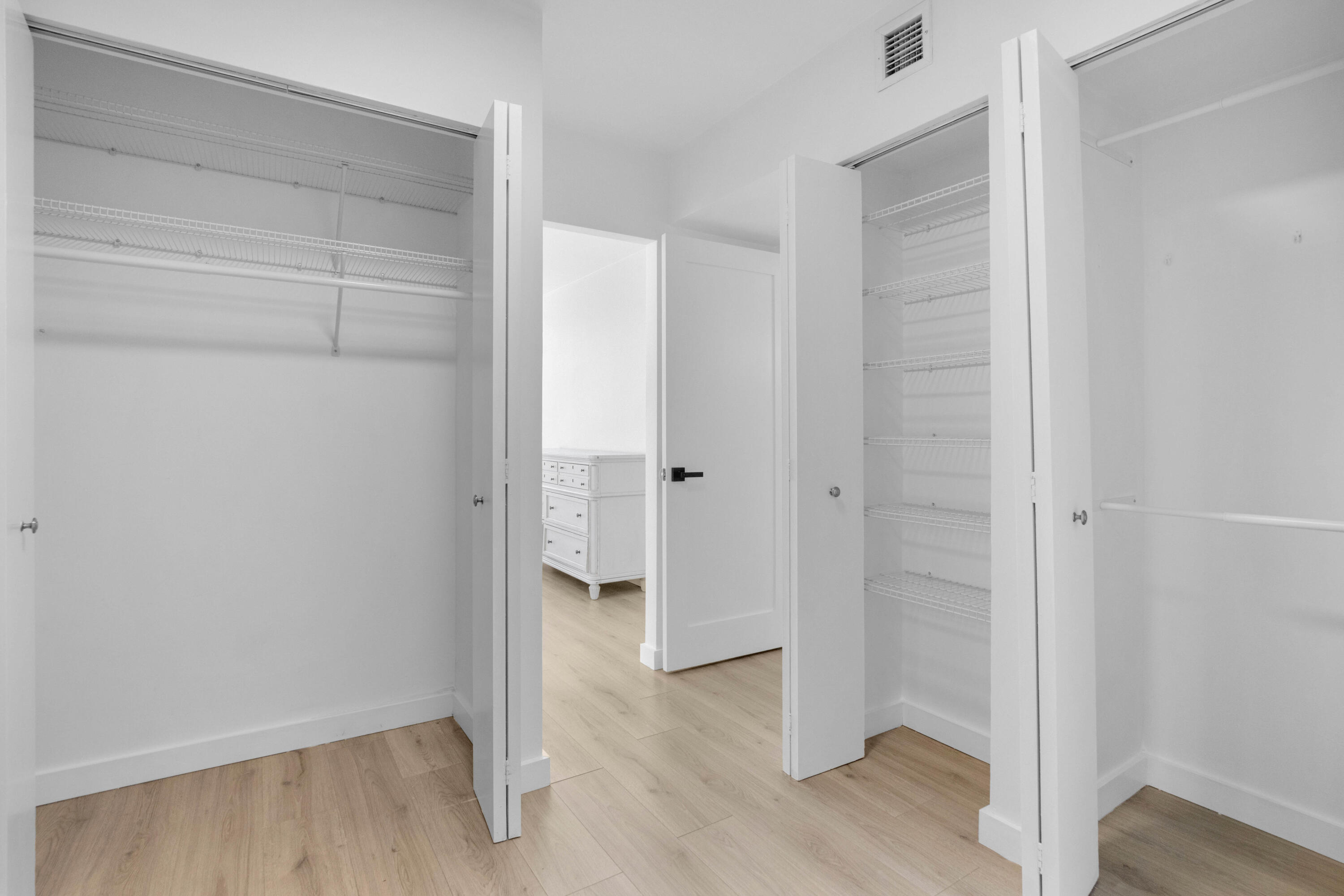 3701 N COUNTRY CLUB #404, Aventura FL 33180
