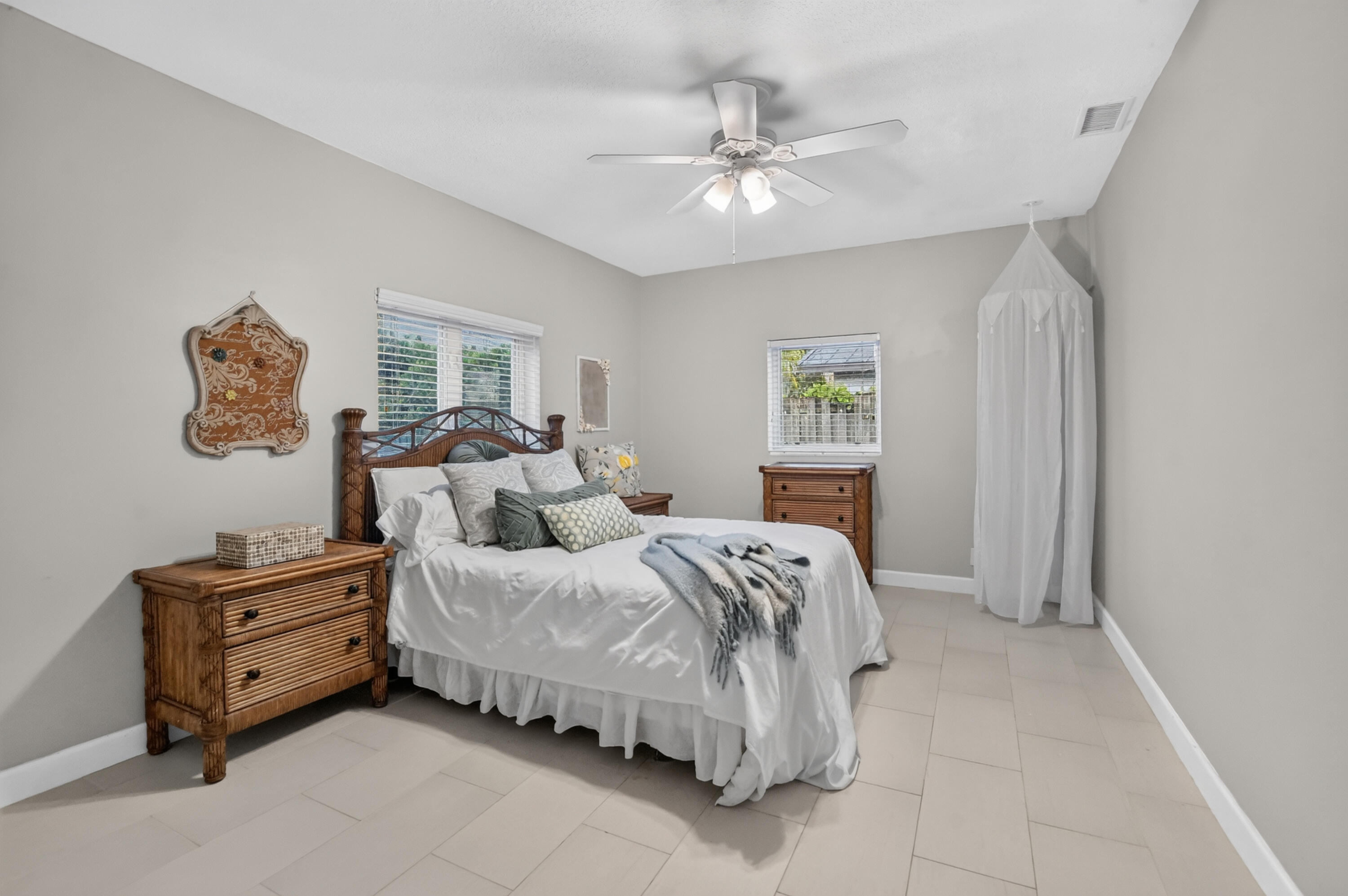 438 SW 9TH, Boca Raton FL 33486