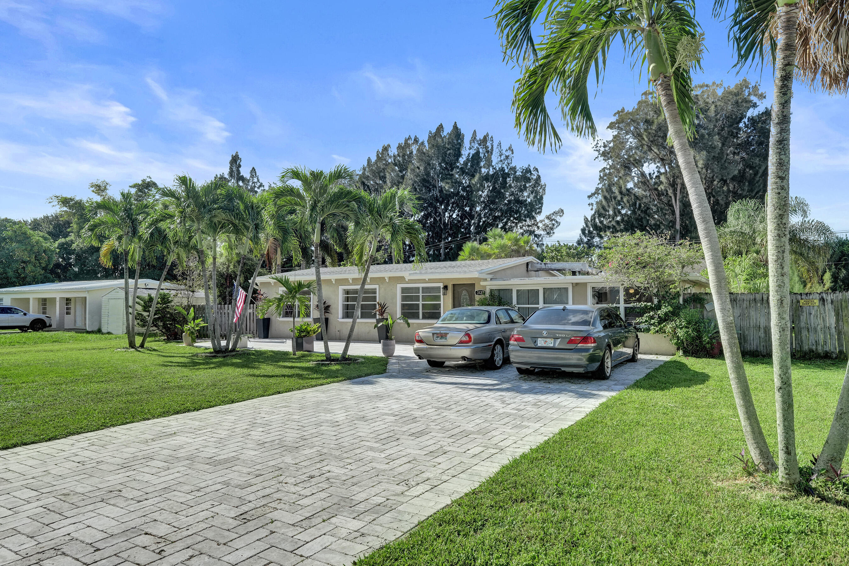 3127 Carol, Palm Springs FL 33461
