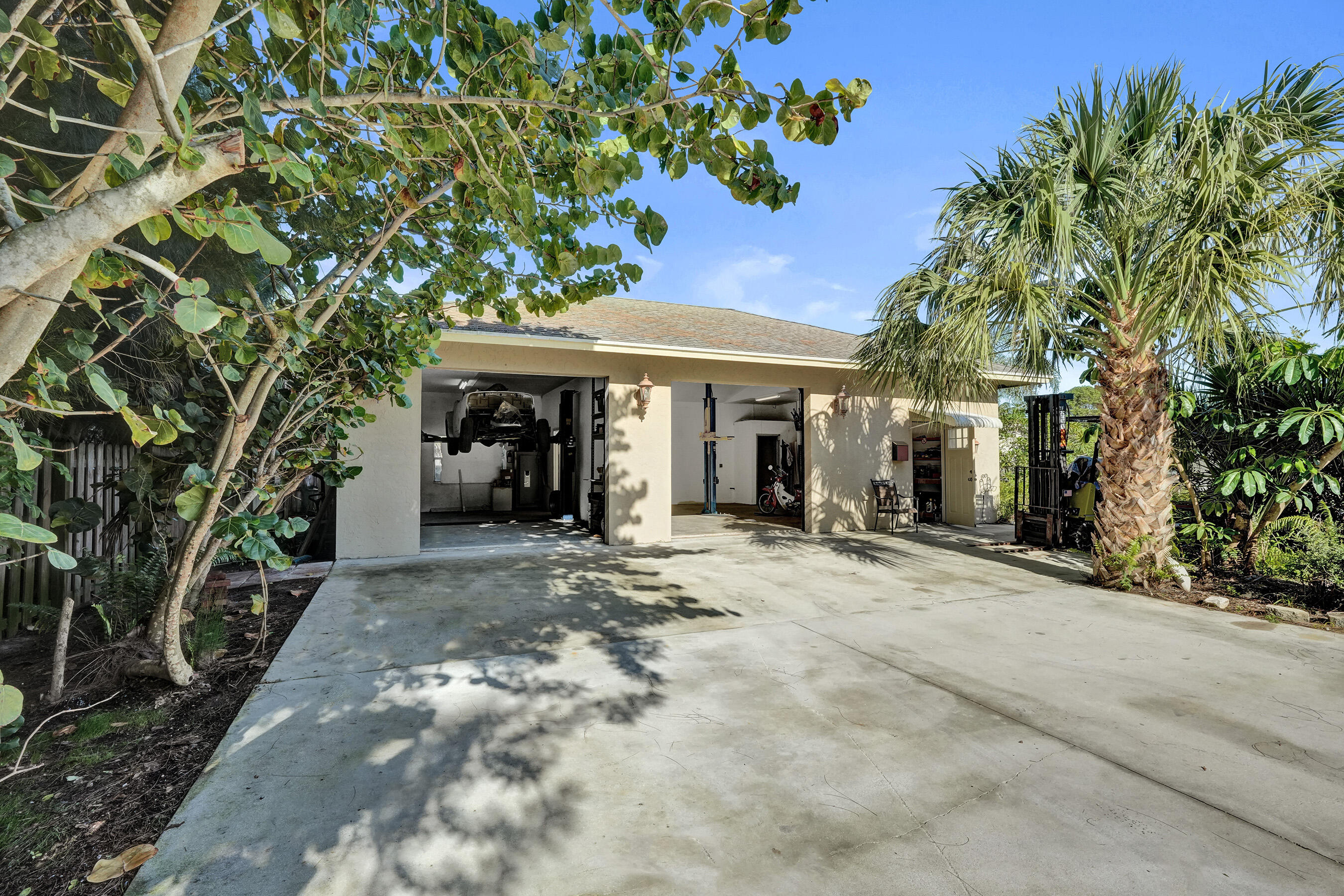 3127 Carol, Palm Springs FL 33461