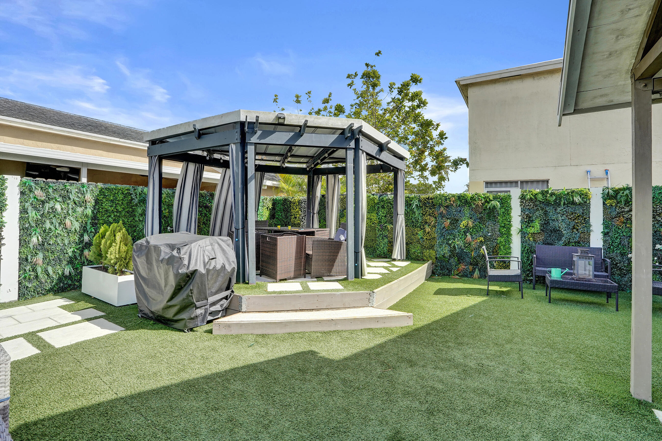 372 W Riverbend #372, Sunrise FL 33326