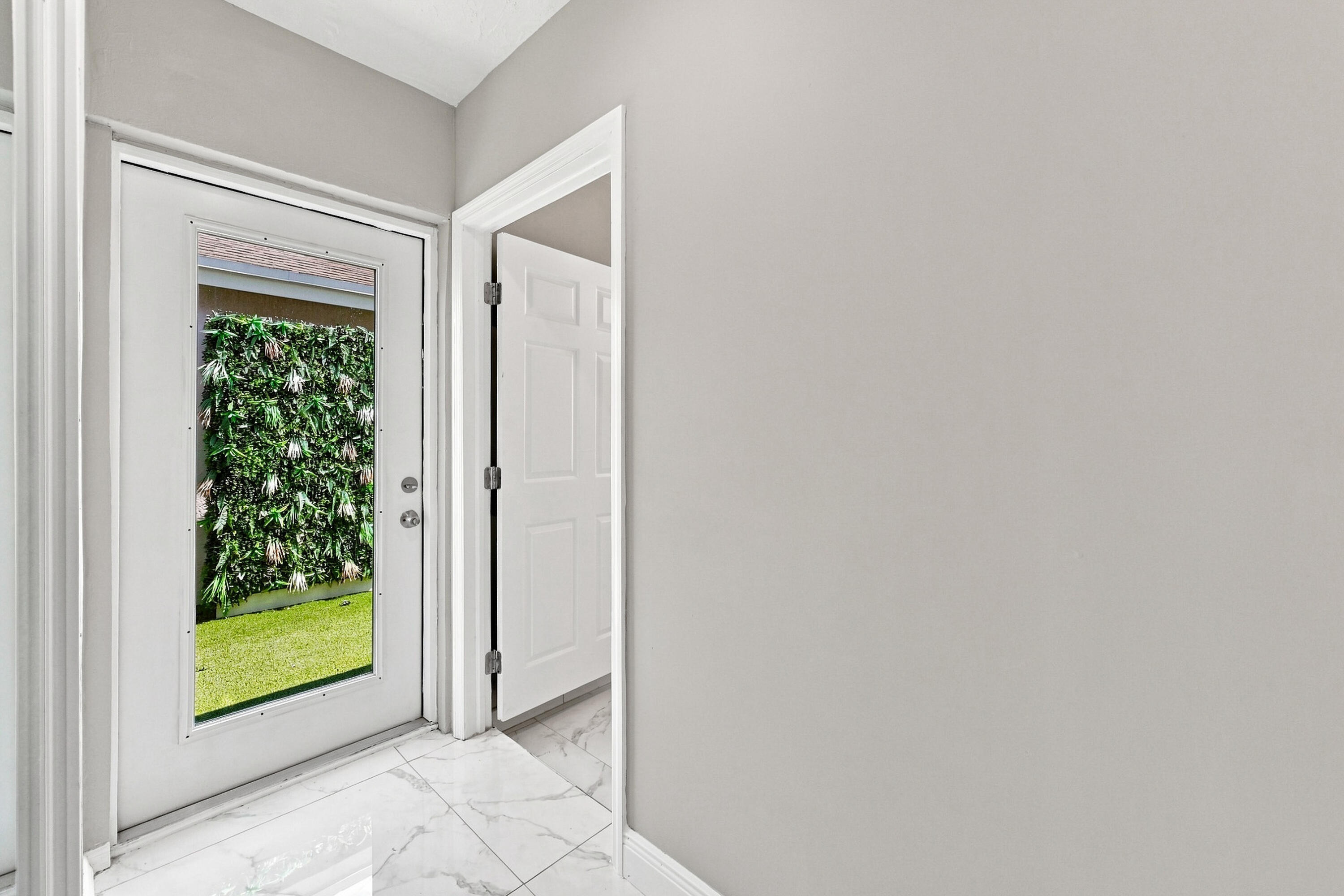 372 W Riverbend #372, Sunrise FL 33326
