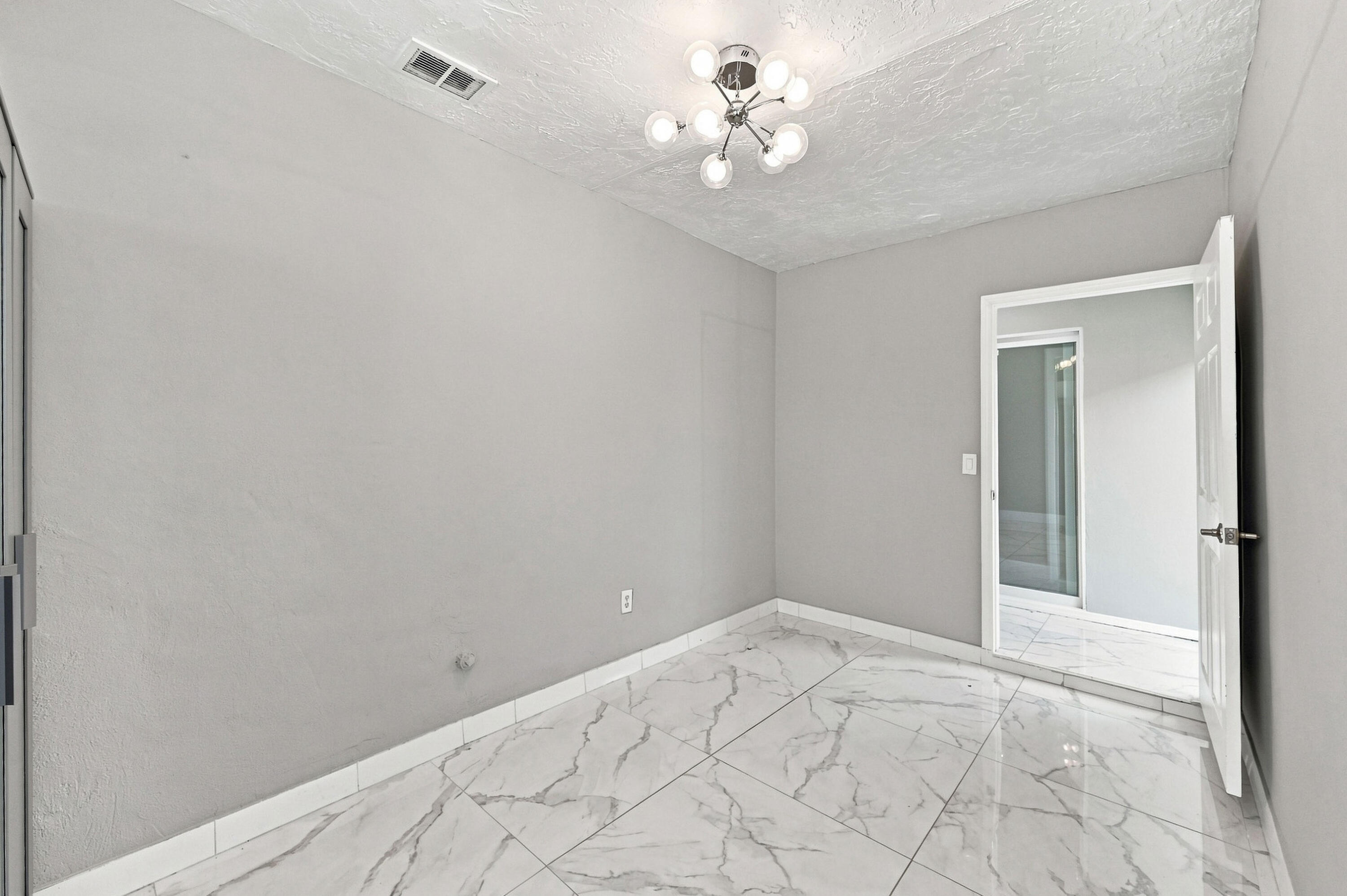372 W Riverbend #372, Sunrise FL 33326