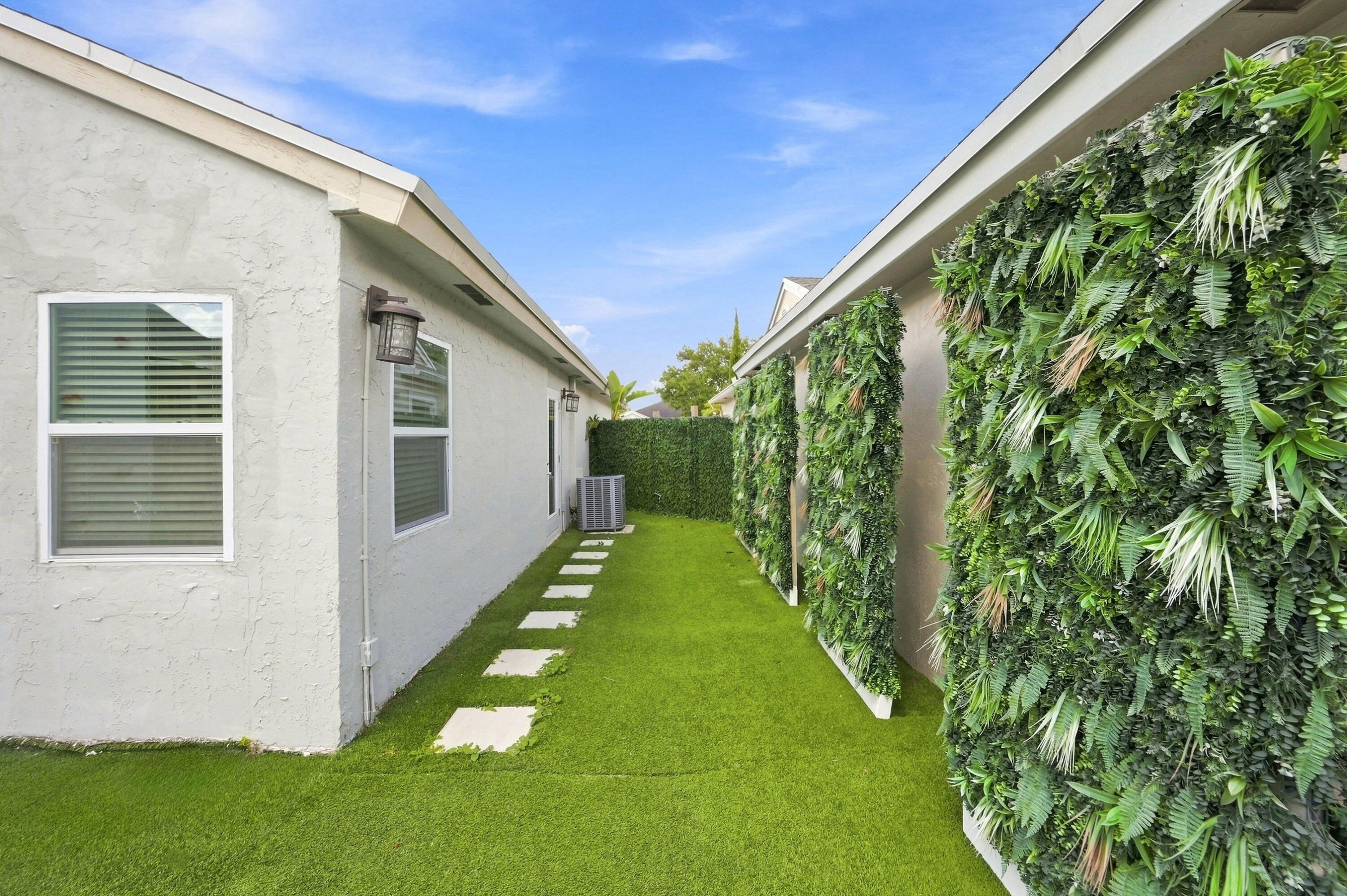 372 W Riverbend #372, Sunrise FL 33326
