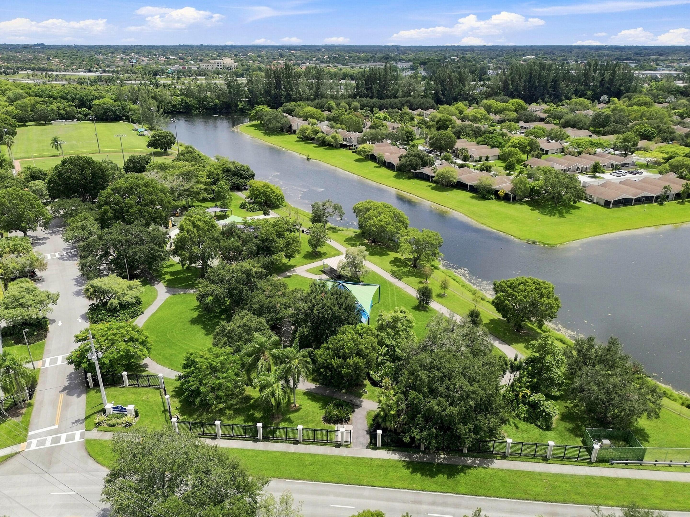 372 W Riverbend #372, Sunrise FL 33326