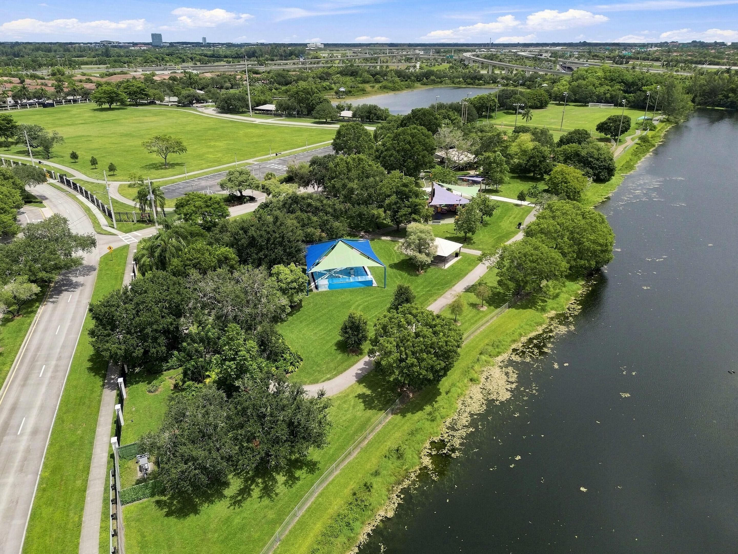 372 W Riverbend #372, Sunrise FL 33326
