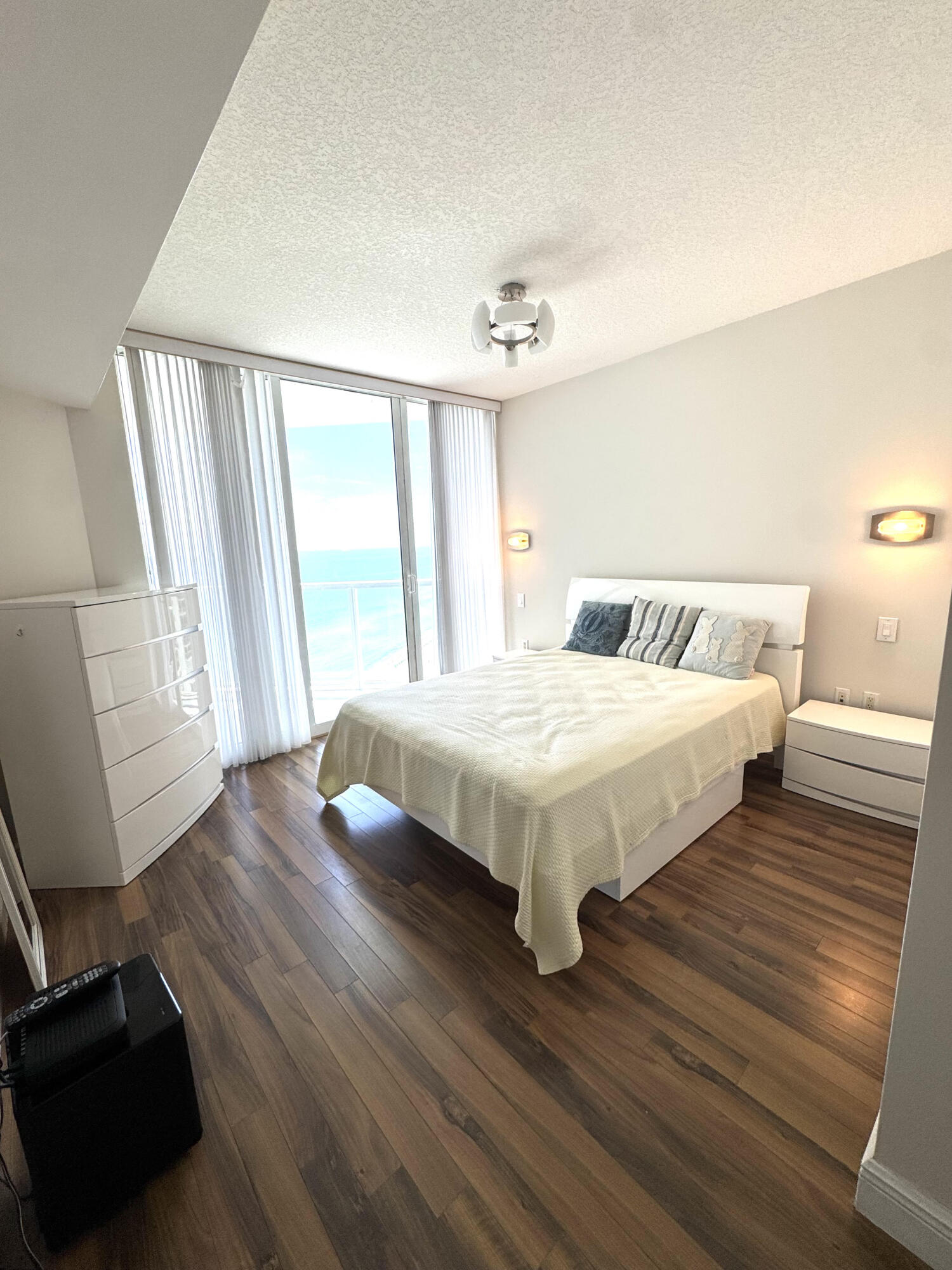 16699 COLLINS #2410, Sunny Isles Beach FL 33160