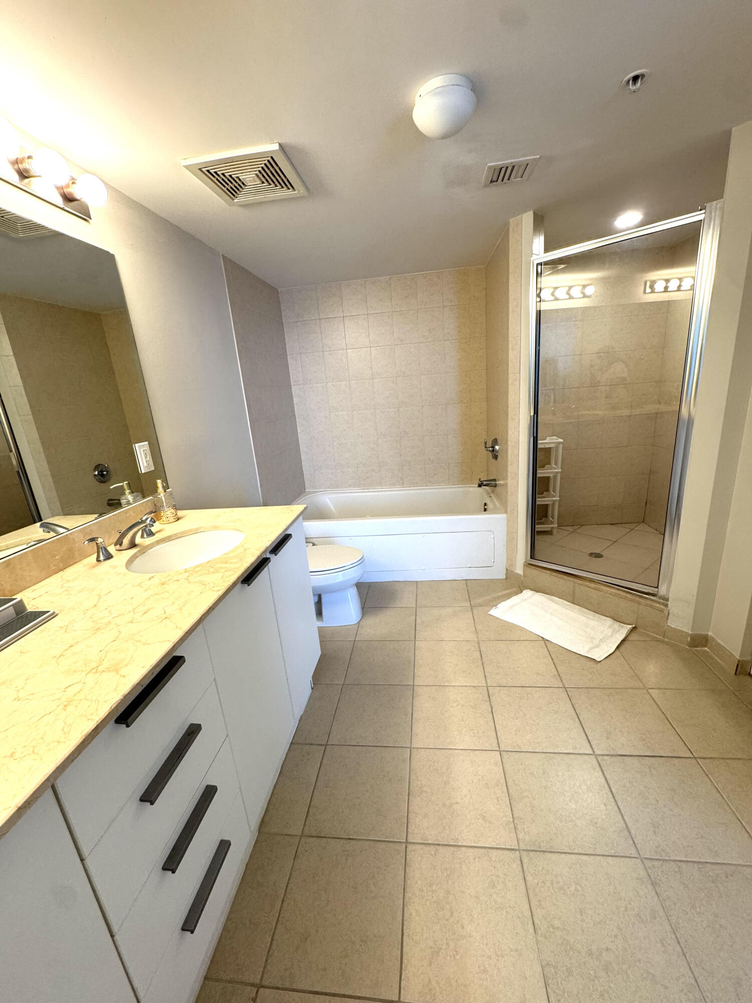 16699 COLLINS #2410, Sunny Isles Beach FL 33160