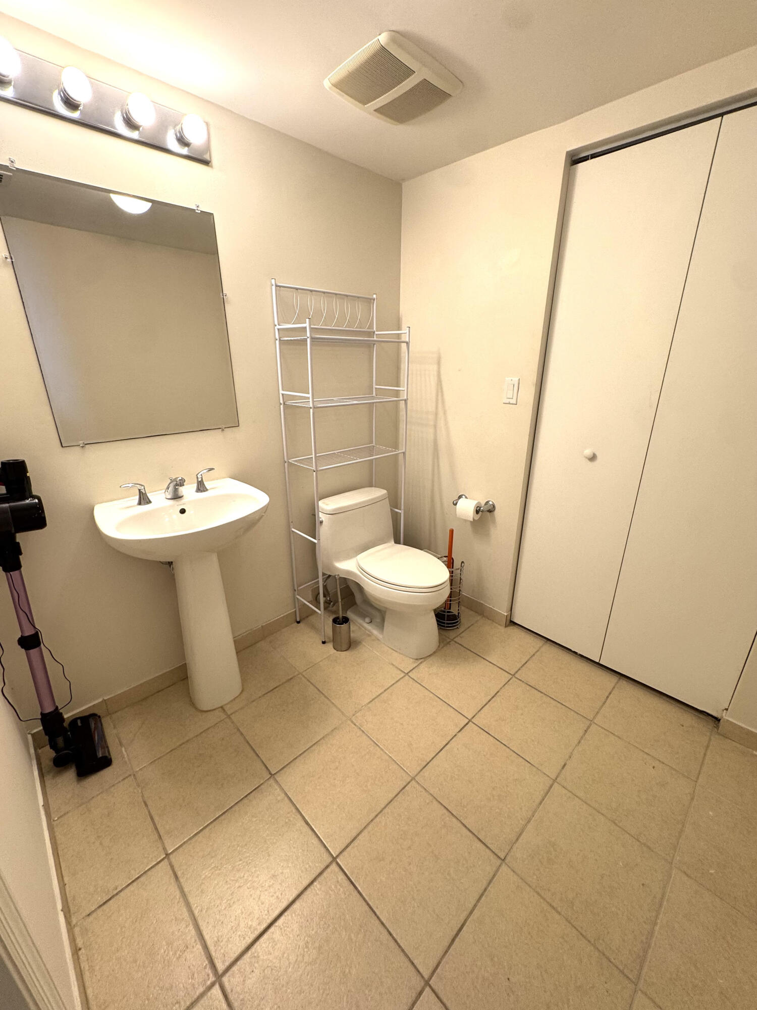 16699 COLLINS #2410, Sunny Isles Beach FL 33160