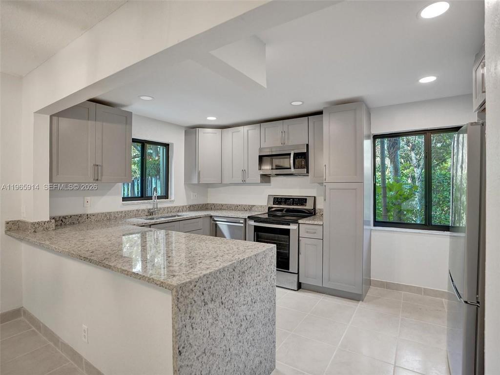 6 CHESTNUT, Cooper City FL 33026