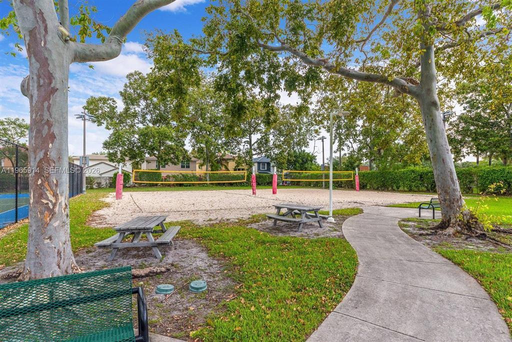 6 CHESTNUT, Cooper City FL 33026