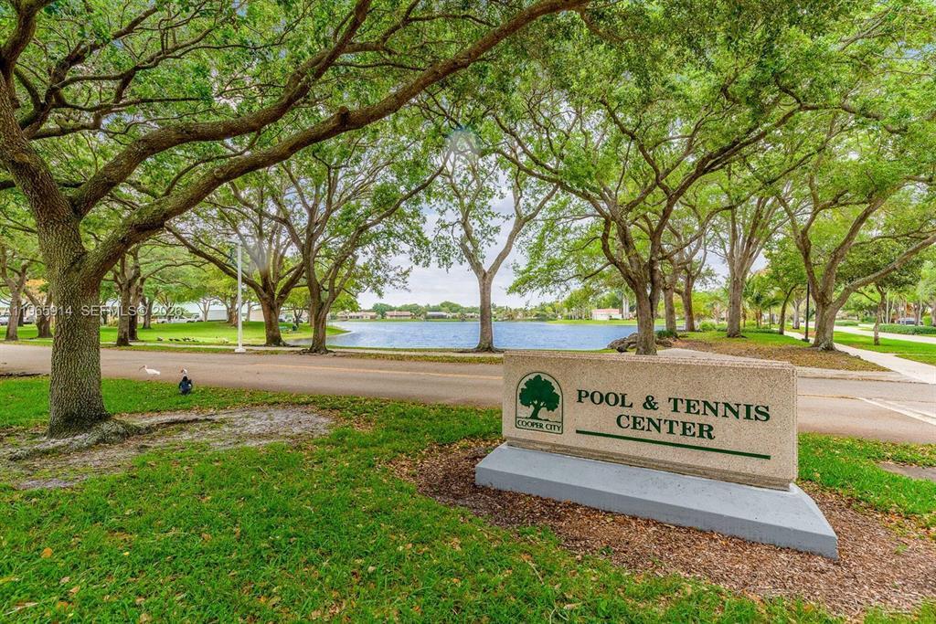 6 CHESTNUT, Cooper City FL 33026