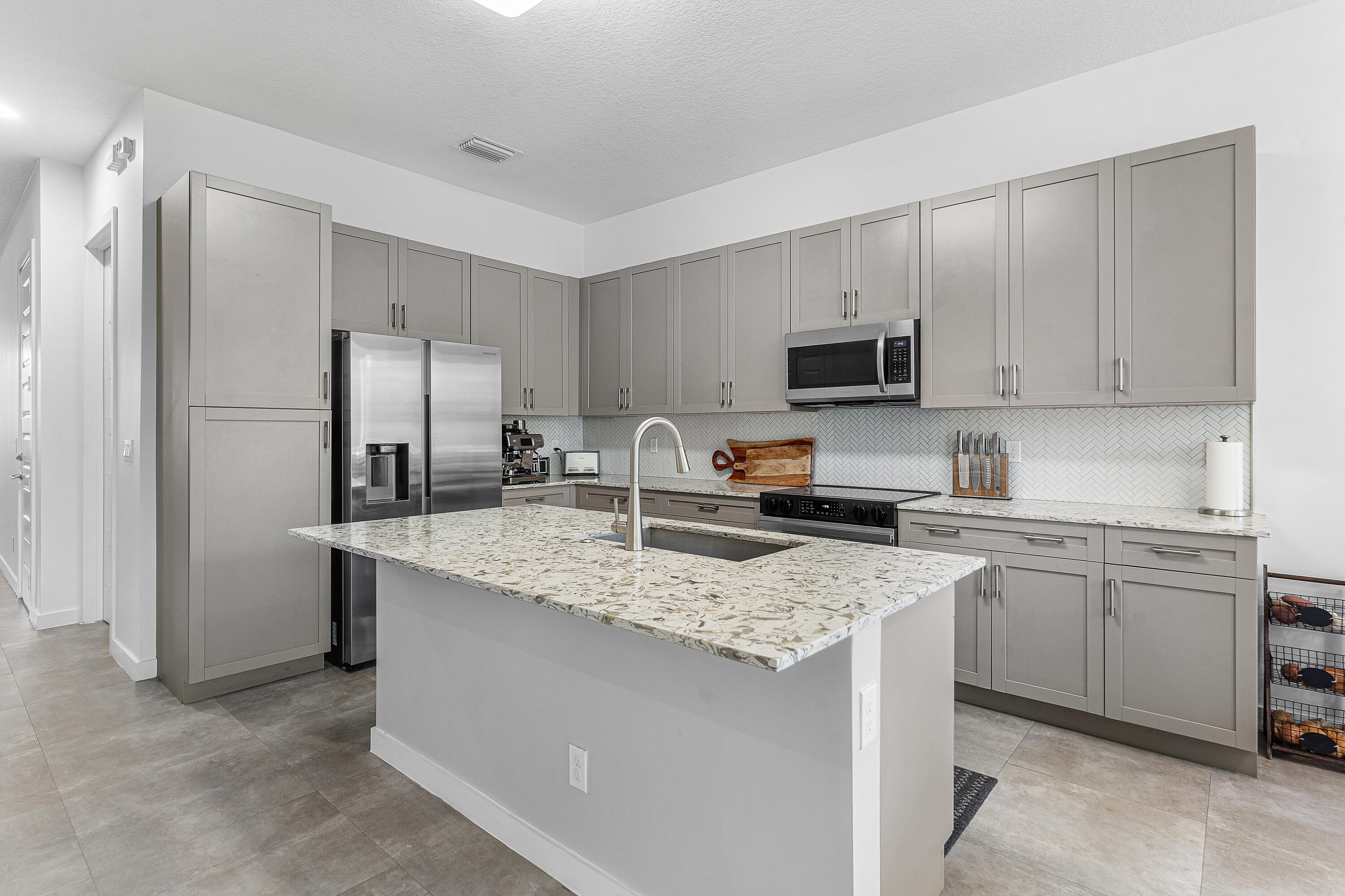 610 Pioneer, Royal Palm Beach FL 33411