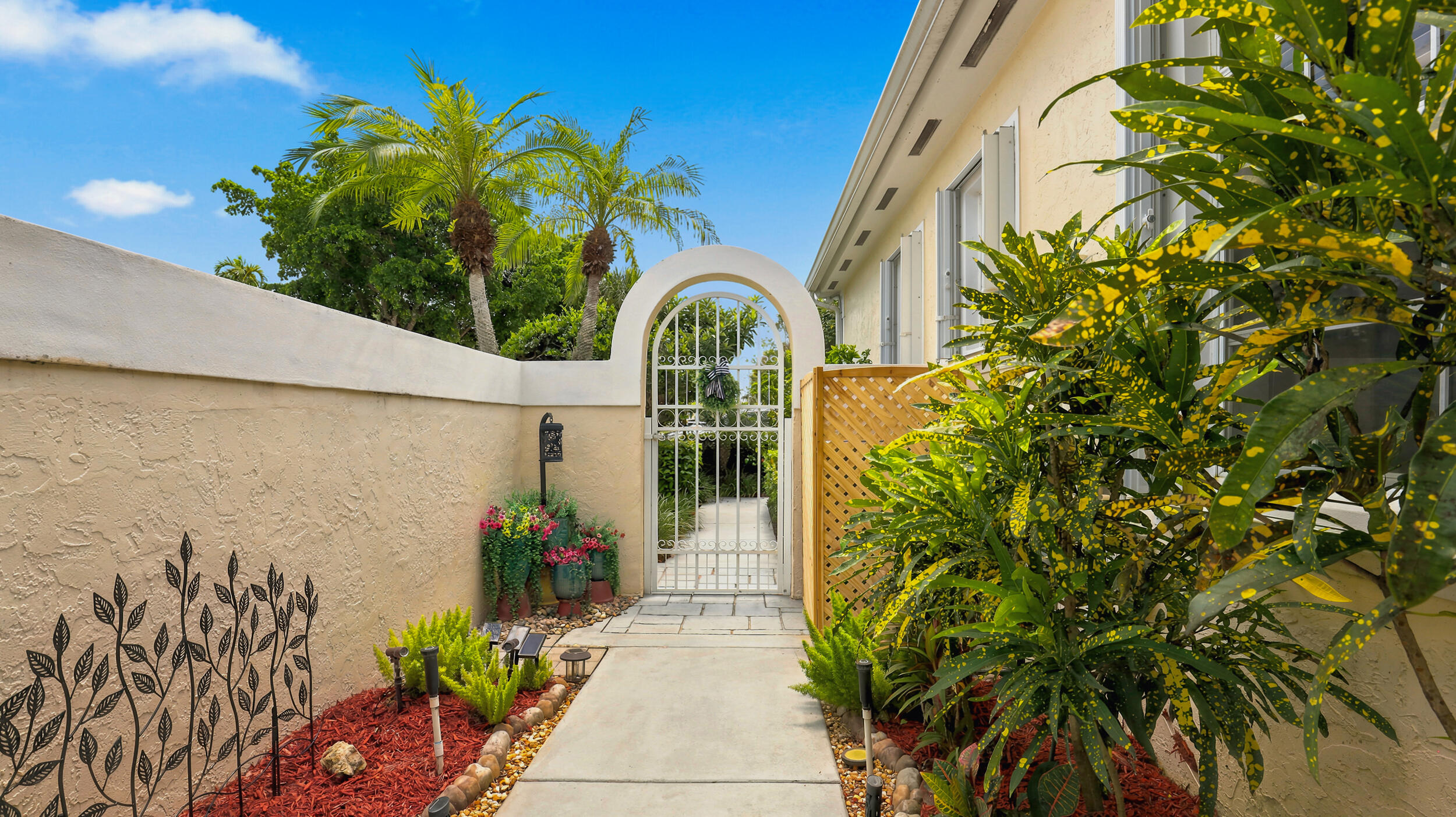 1109 Lytham, West Palm Beach FL 33411