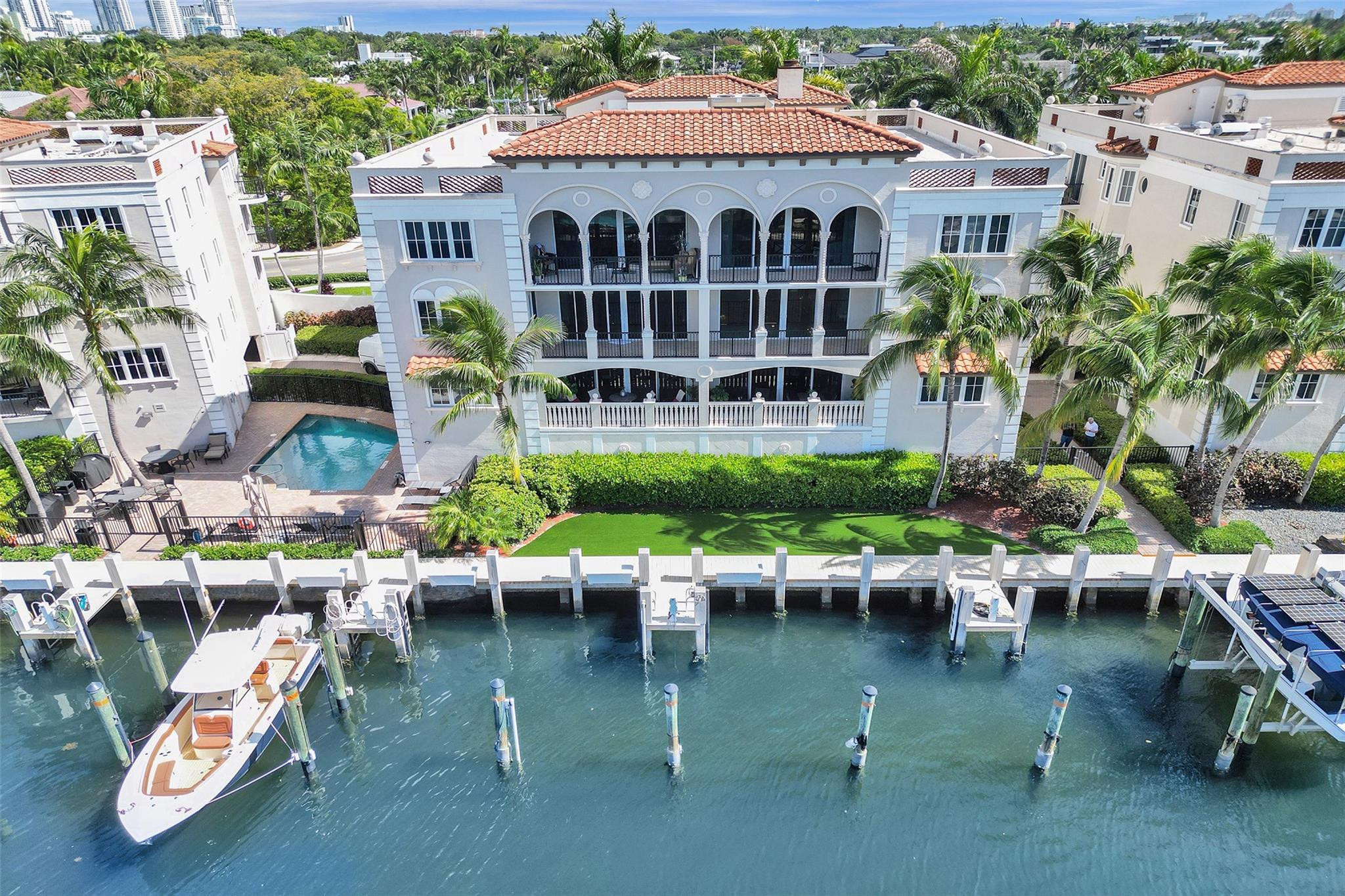 1424 SE 12th #2B, Fort Lauderdale FL 33316