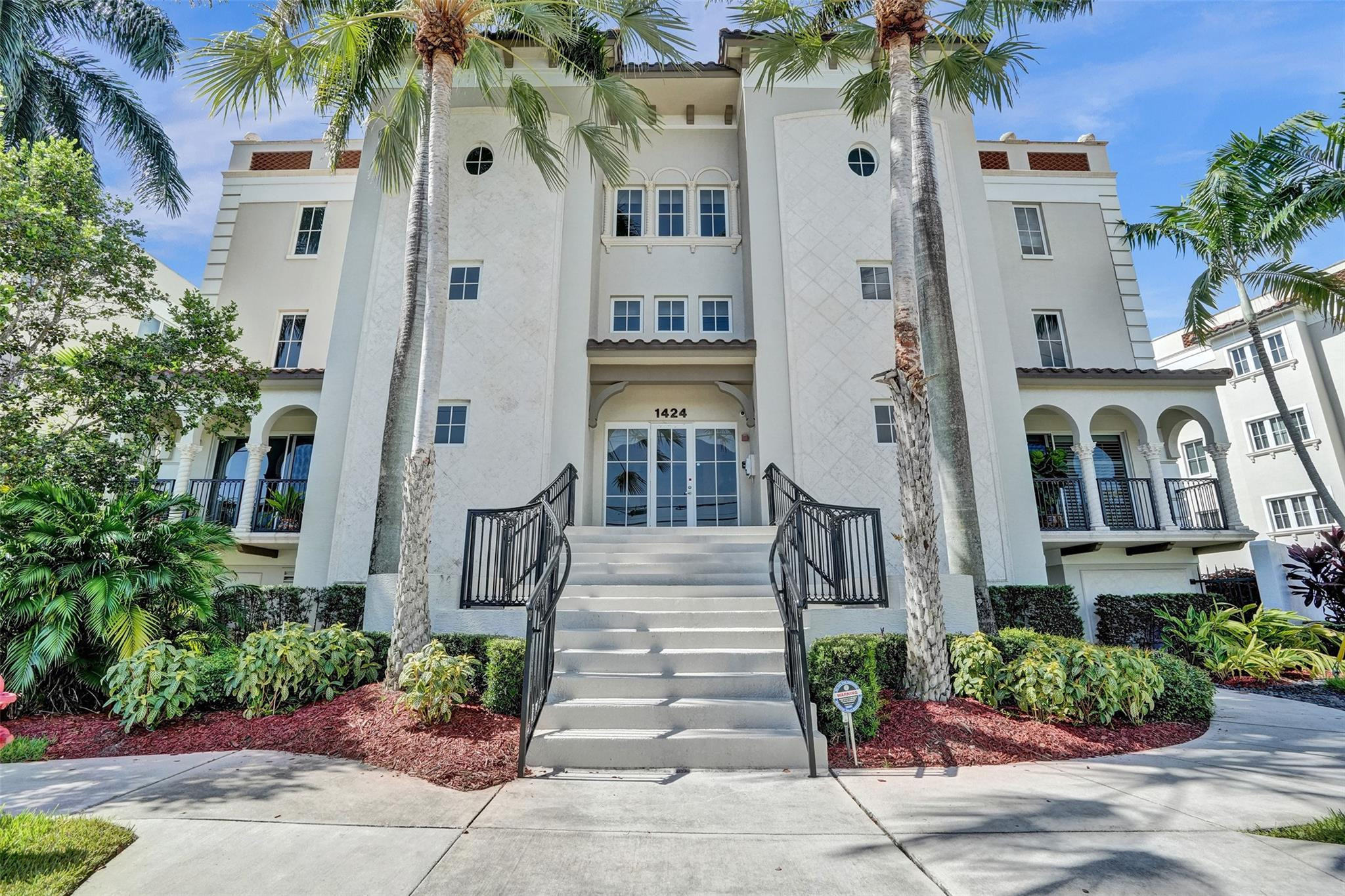1424 SE 12th #2B, Fort Lauderdale FL 33316