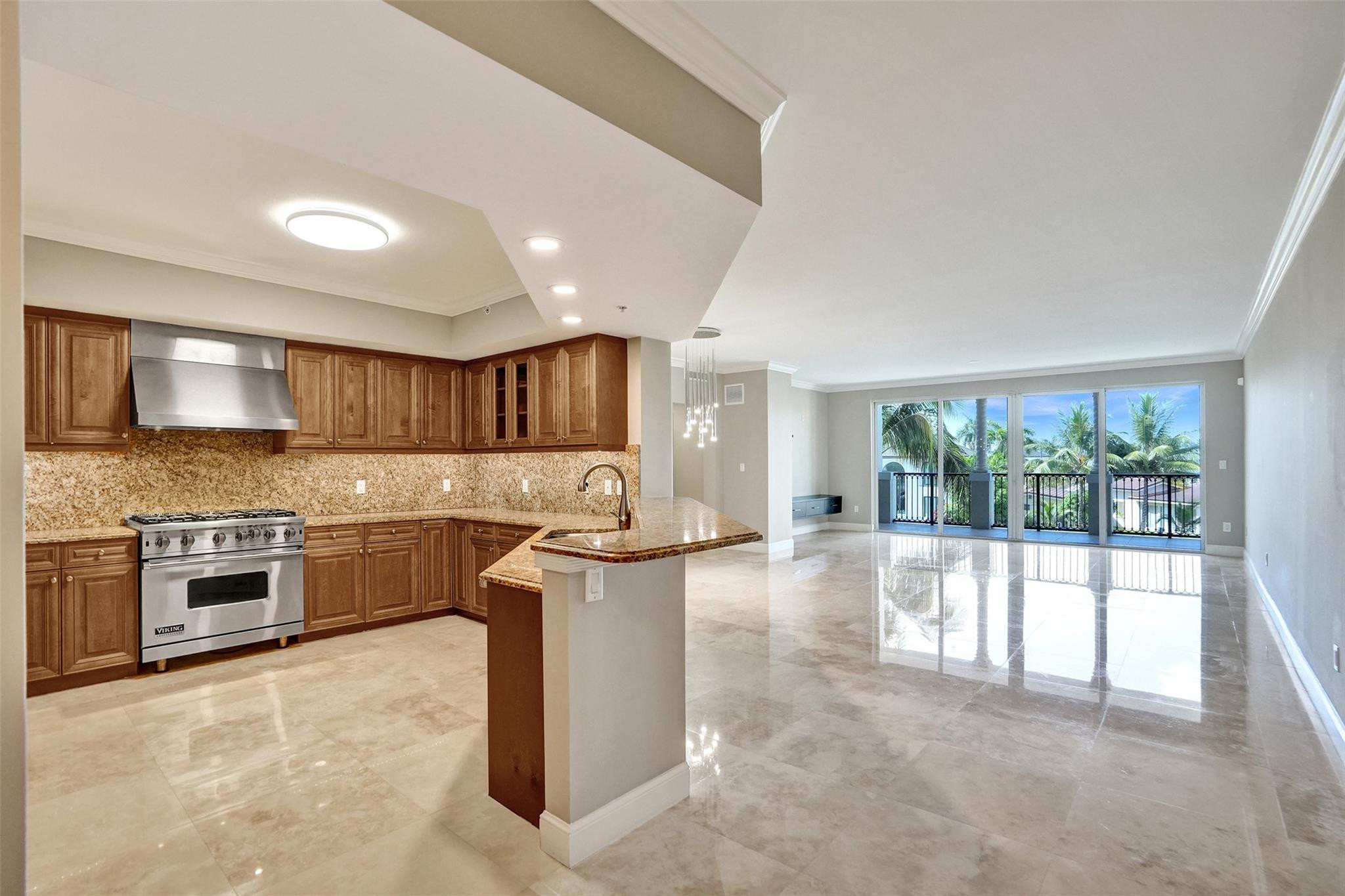 1424 SE 12th #2B, Fort Lauderdale FL 33316