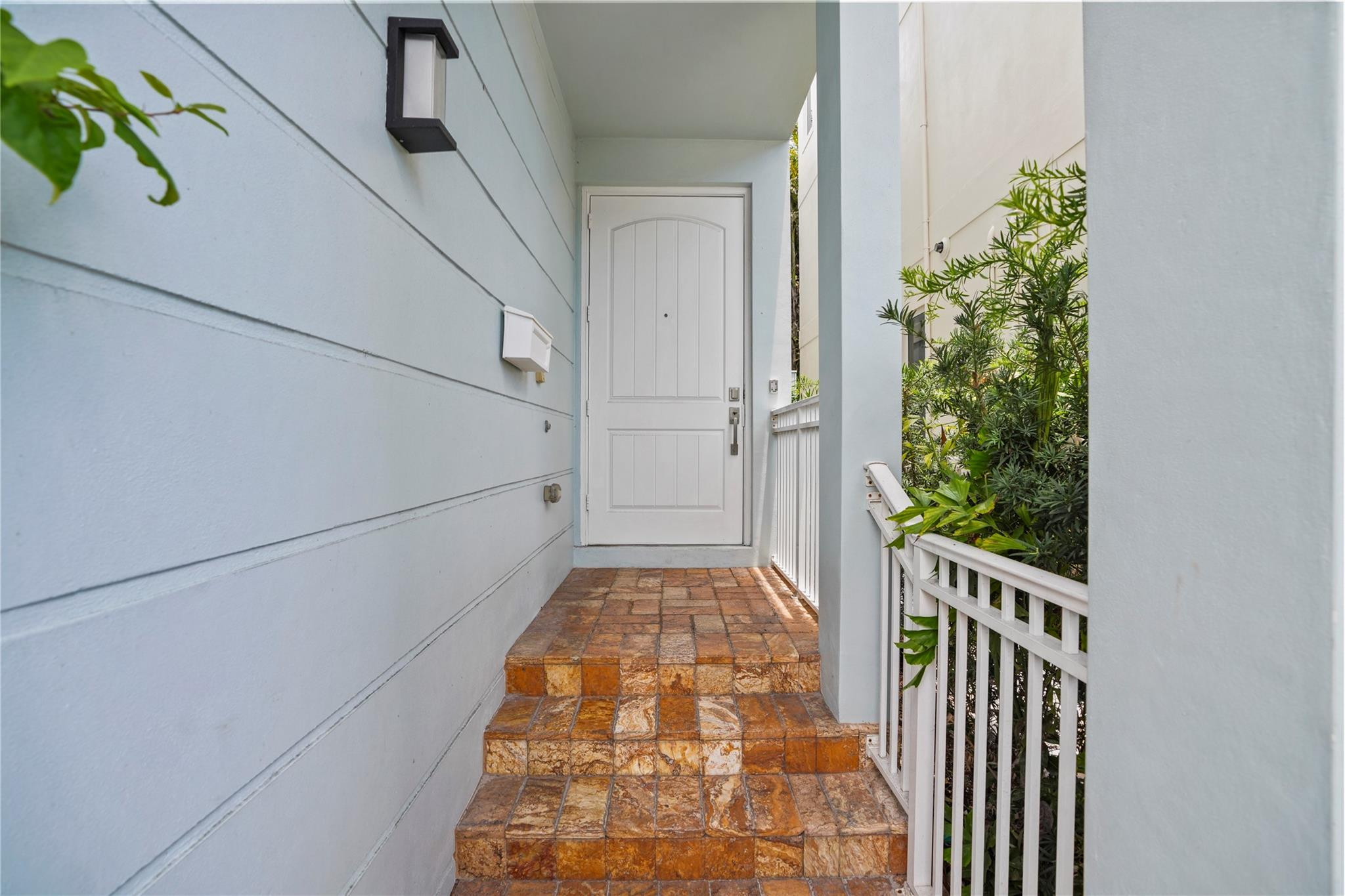 347 Oak #B1, Hollywood FL 33019