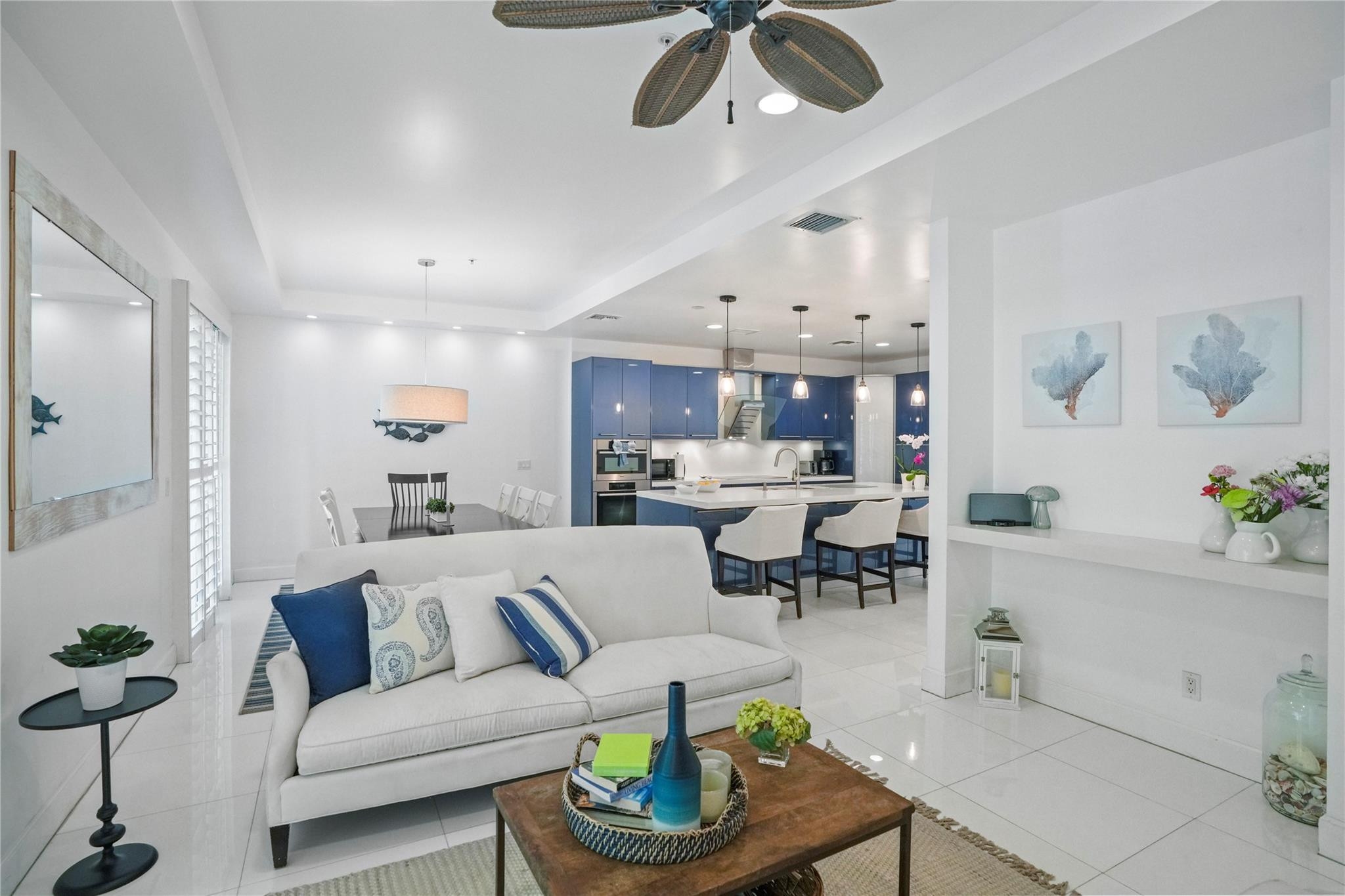 347 Oak #B1, Hollywood FL 33019