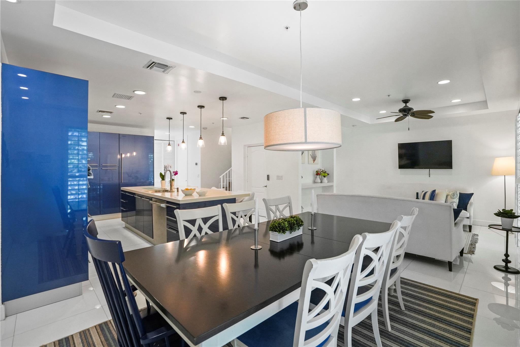 347 Oak #B1, Hollywood FL 33019