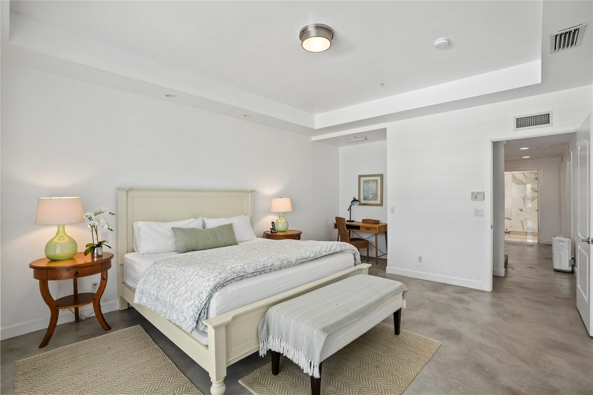 347 Oak #B1, Hollywood FL 33019