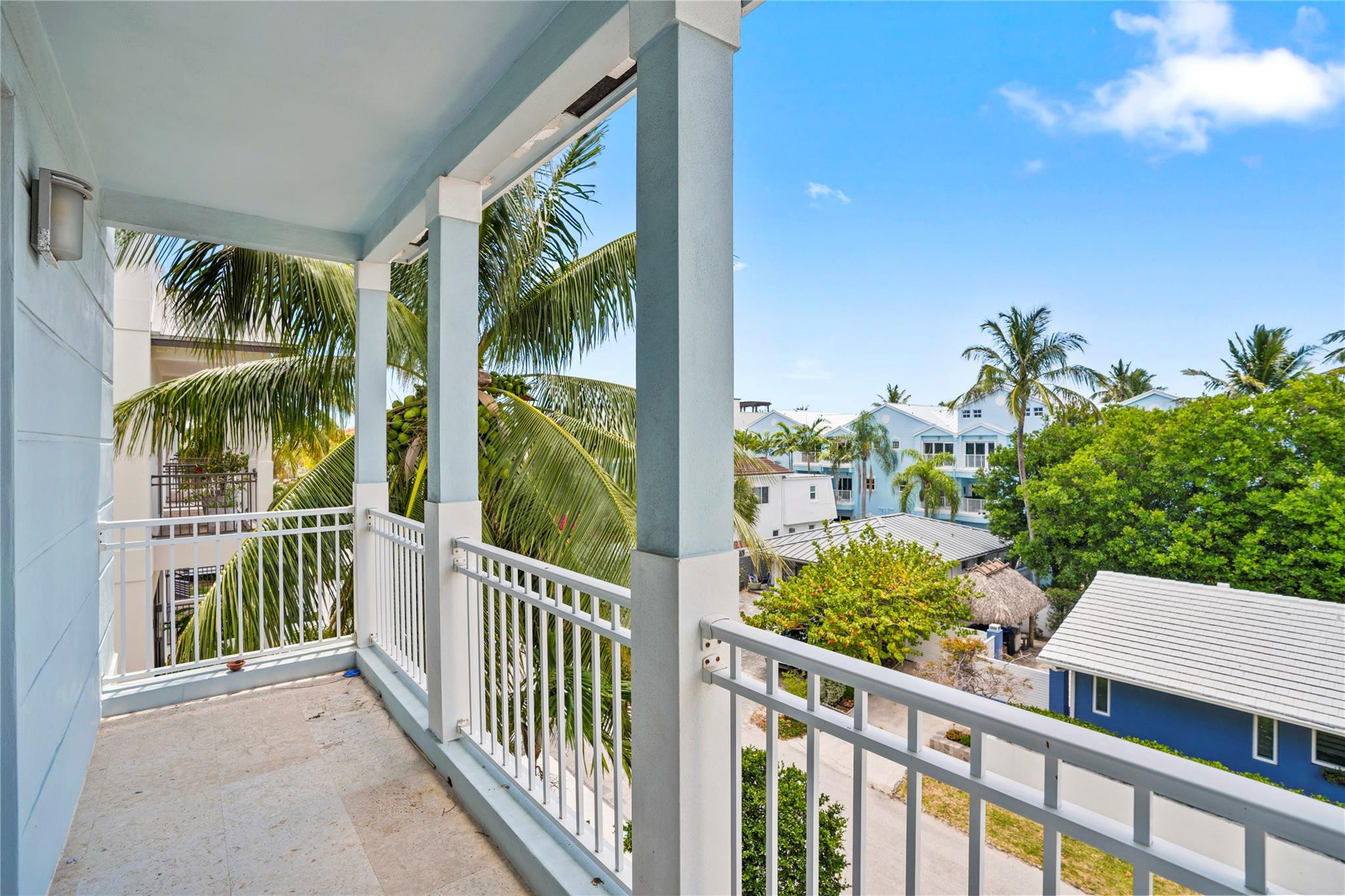 347 Oak #B1, Hollywood FL 33019