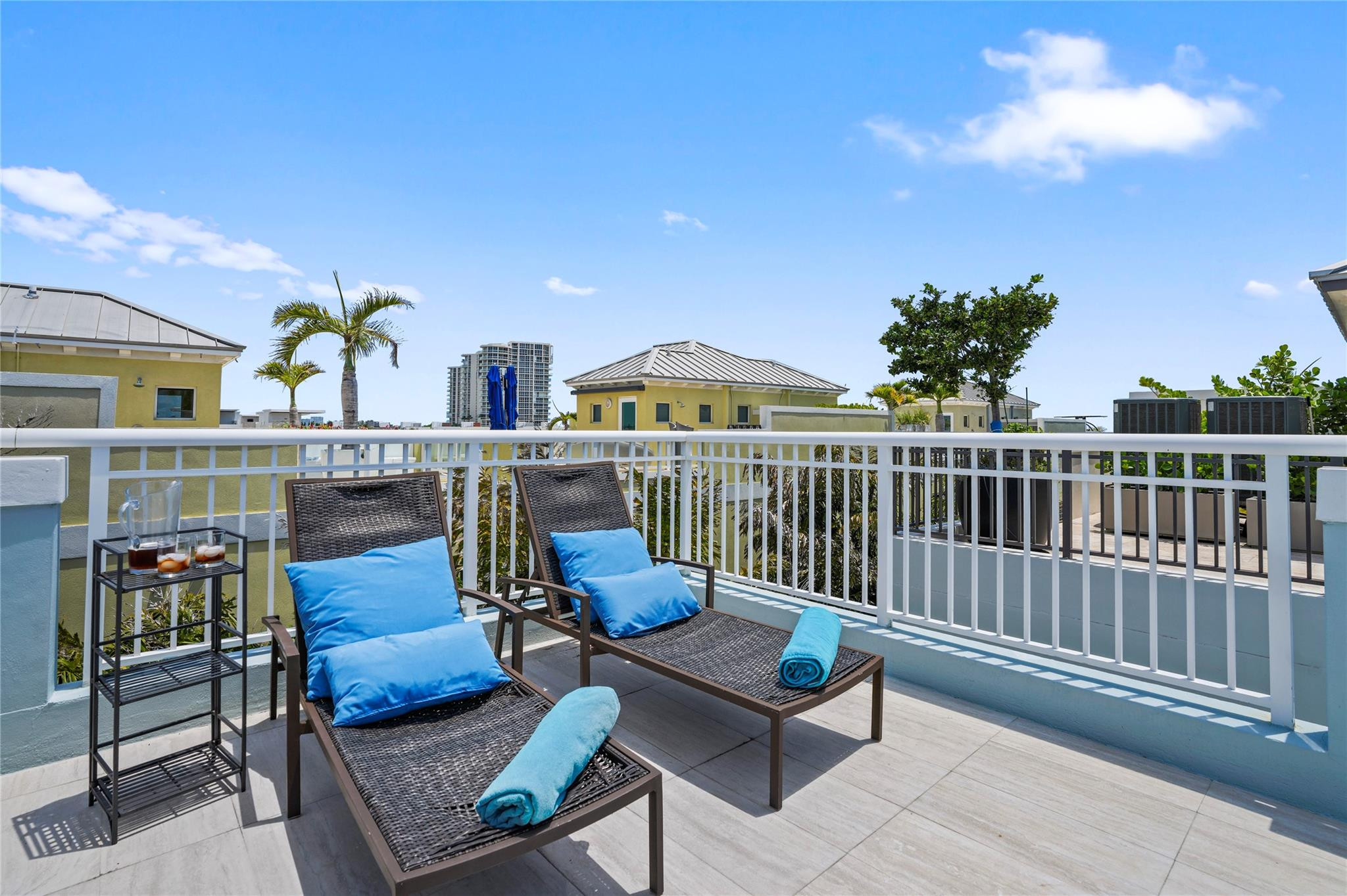 347 Oak #B1, Hollywood FL 33019
