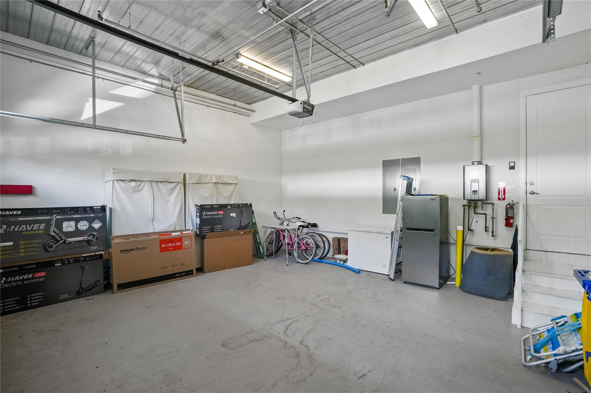 347 Oak #B1, Hollywood FL 33019