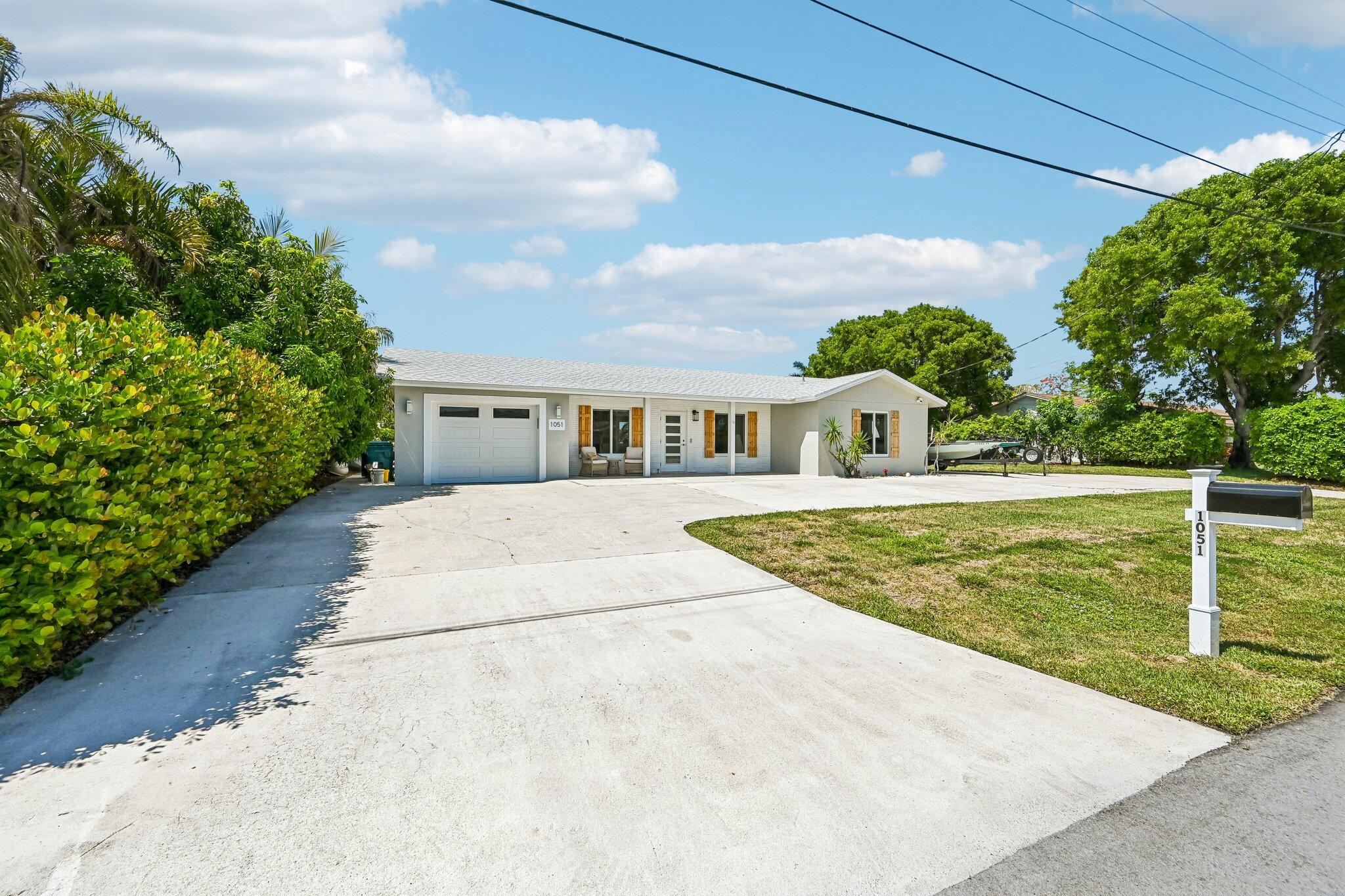 1051 SW 25th, Boynton Beach FL 33426