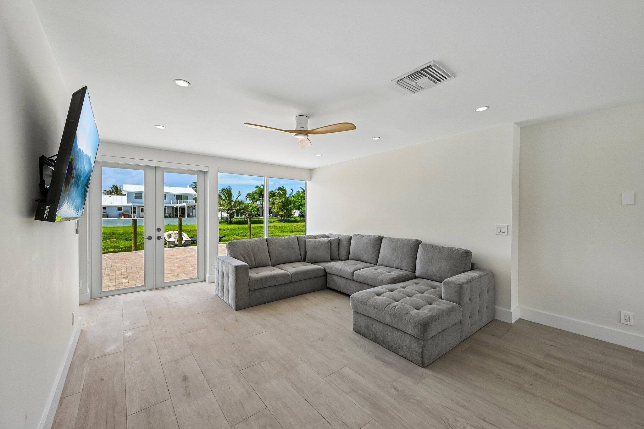 1051 SW 25th, Boynton Beach FL 33426