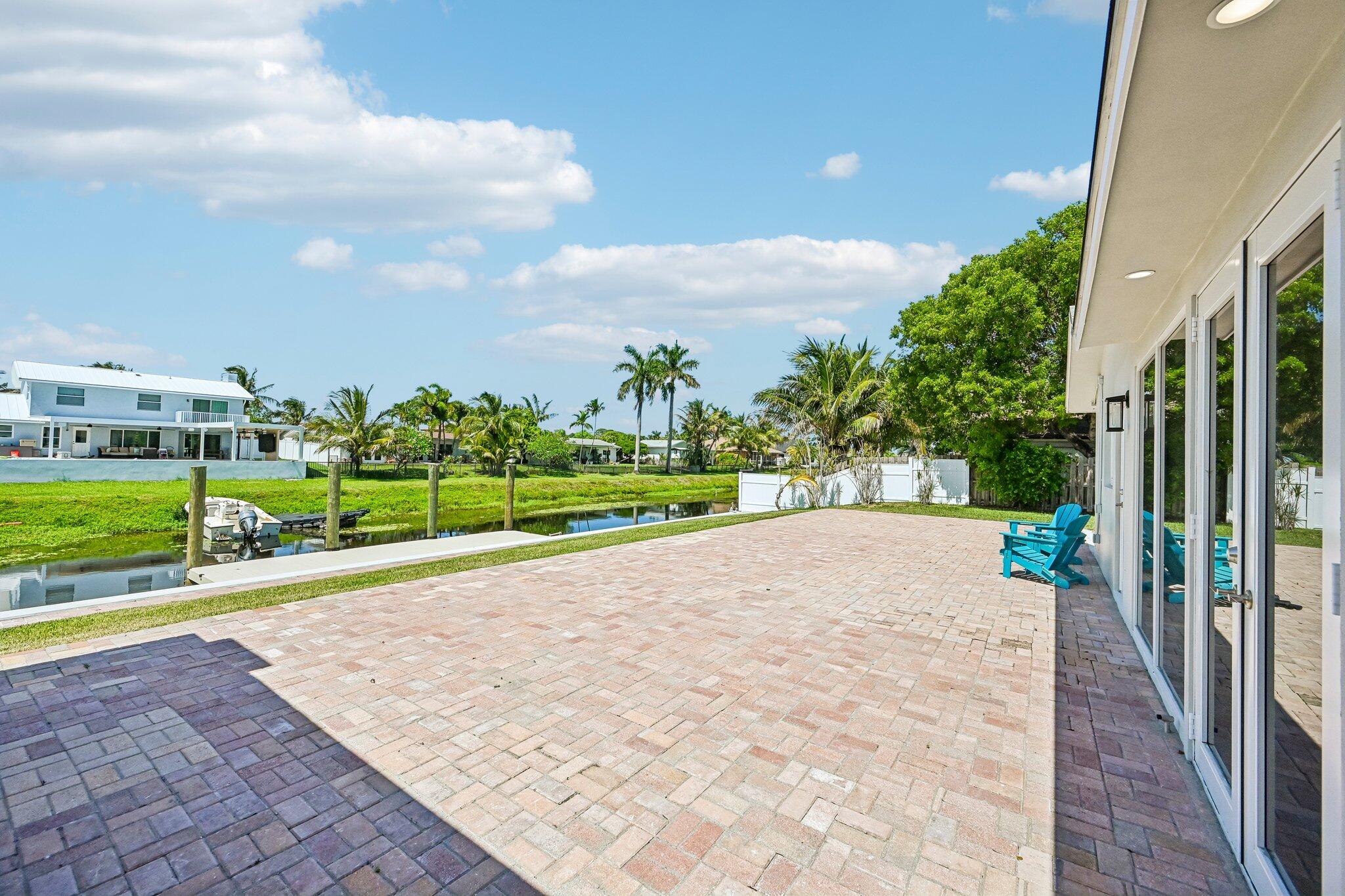 1051 SW 25th, Boynton Beach FL 33426